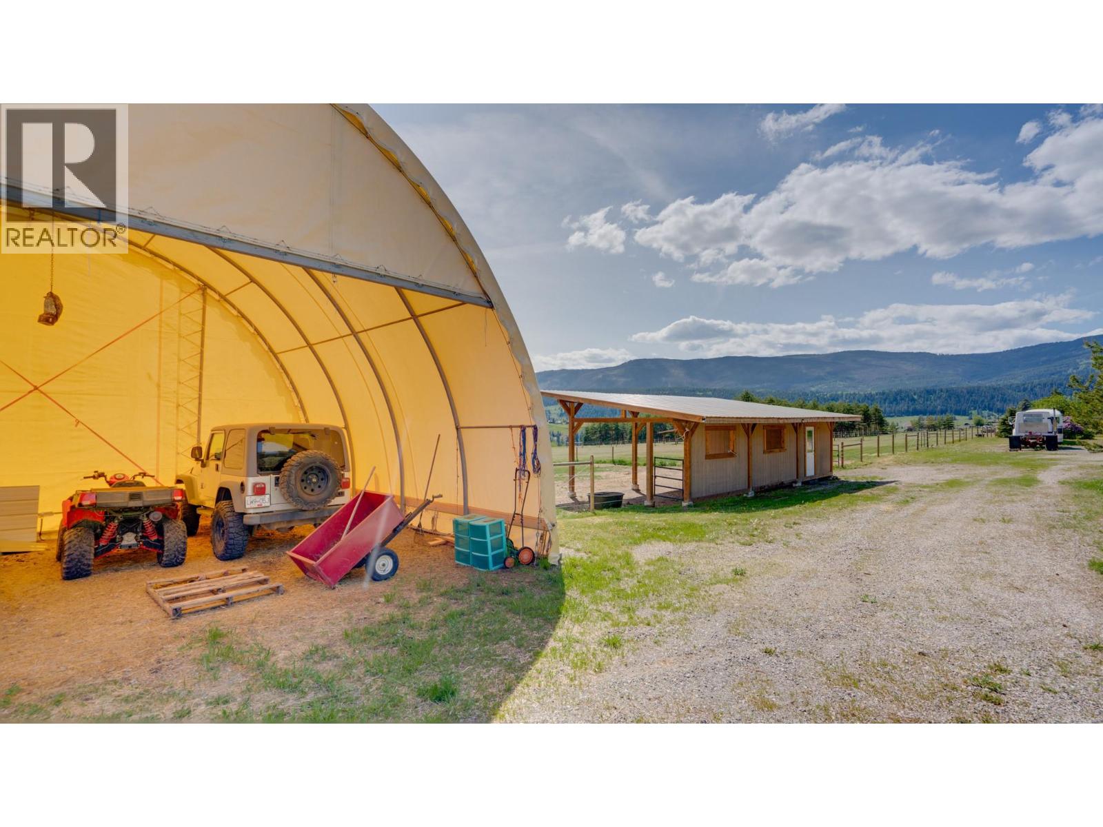 4767 Grandview Flats N Road, Armstrong