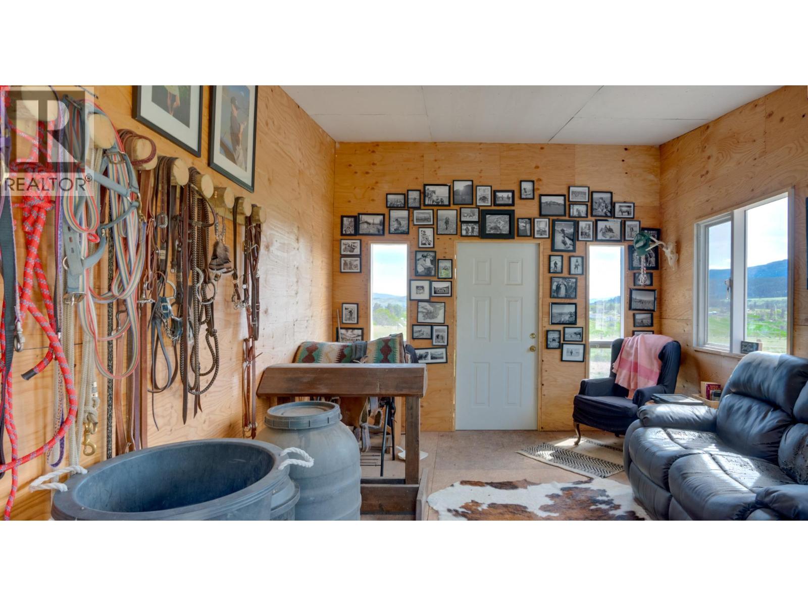 4767 Grandview Flats N Road, Armstrong