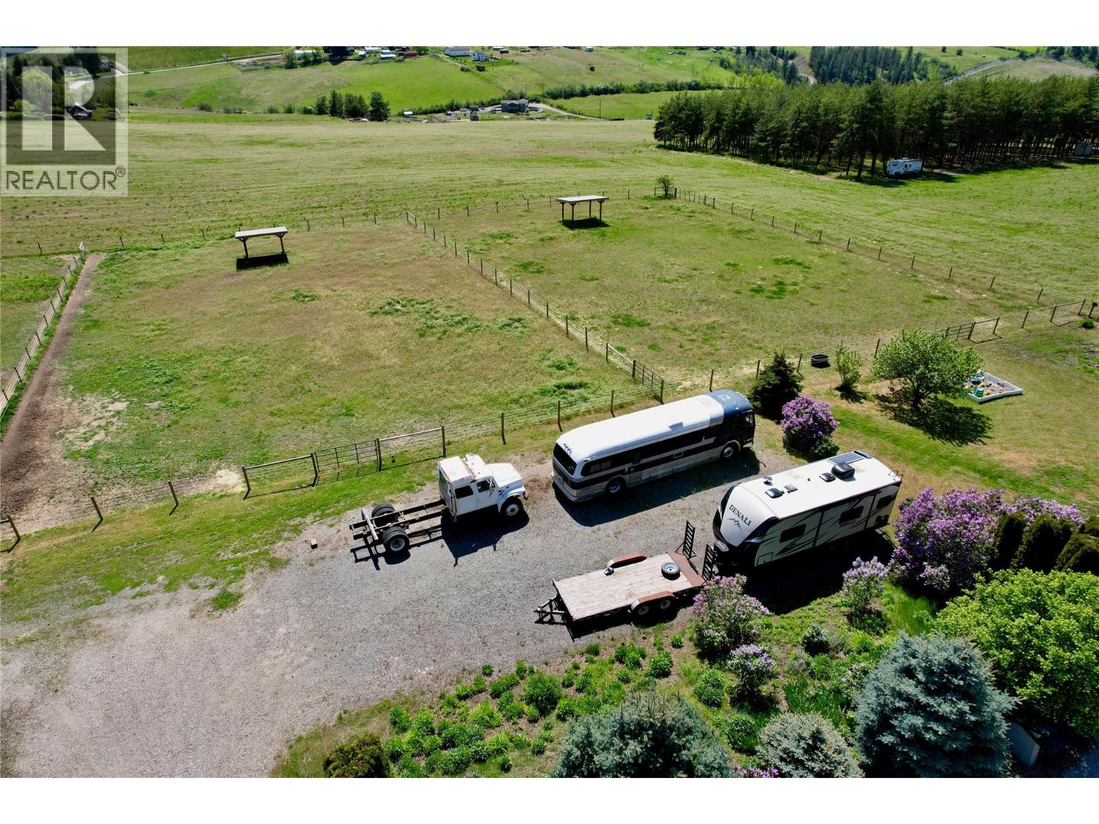 4767 Grandview Flats N Road, Armstrong