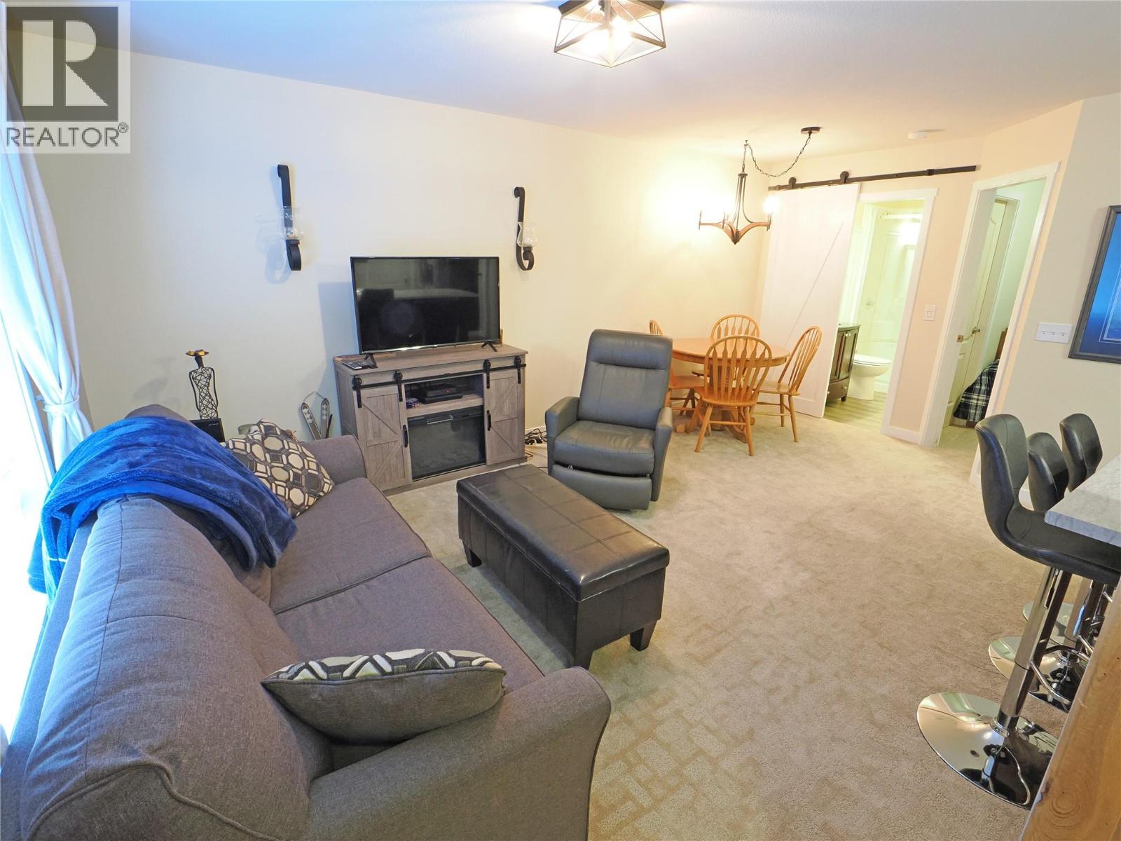 4890D Snowpines Road, Big White