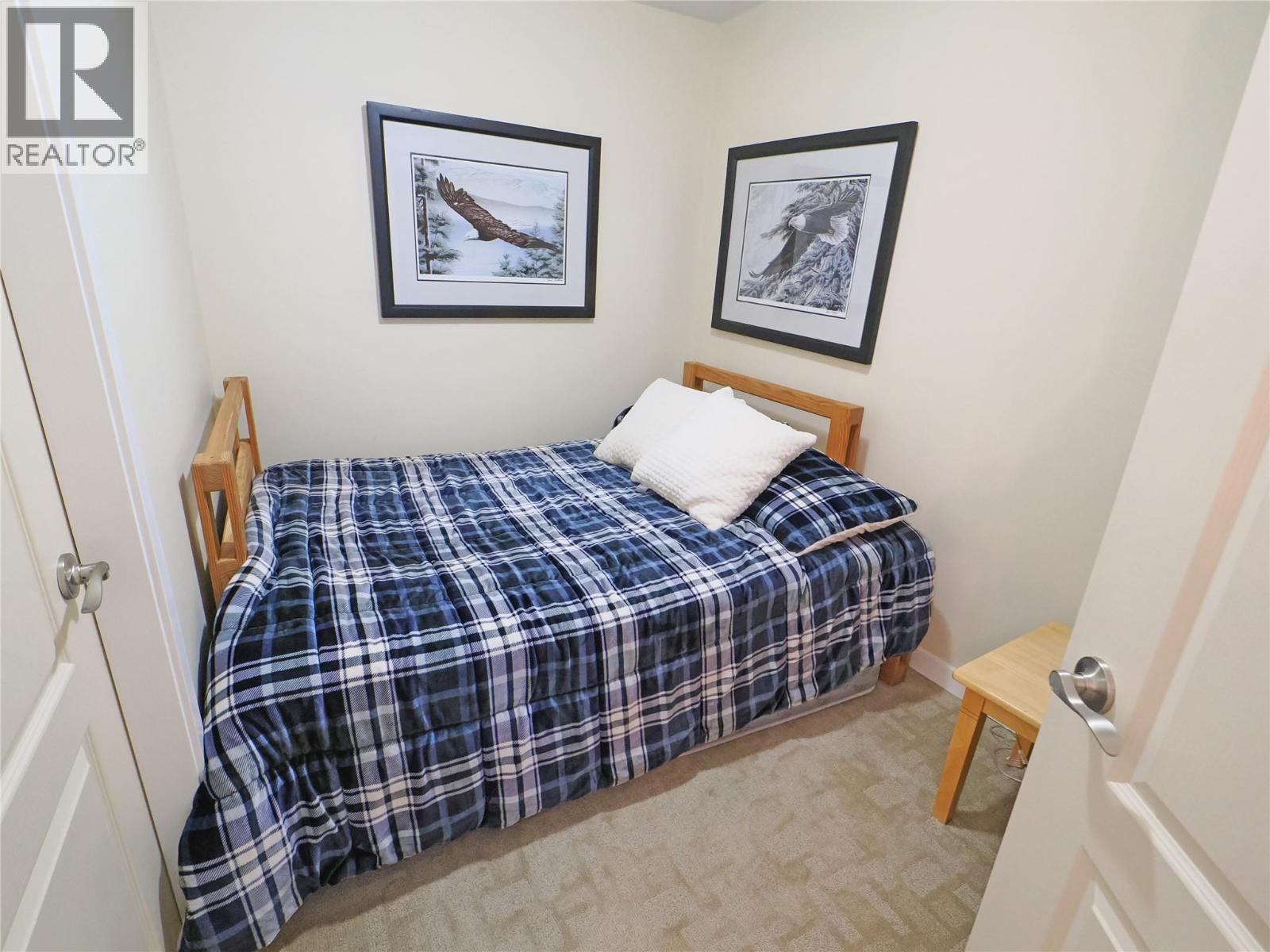 4890D Snowpines Road, Big White