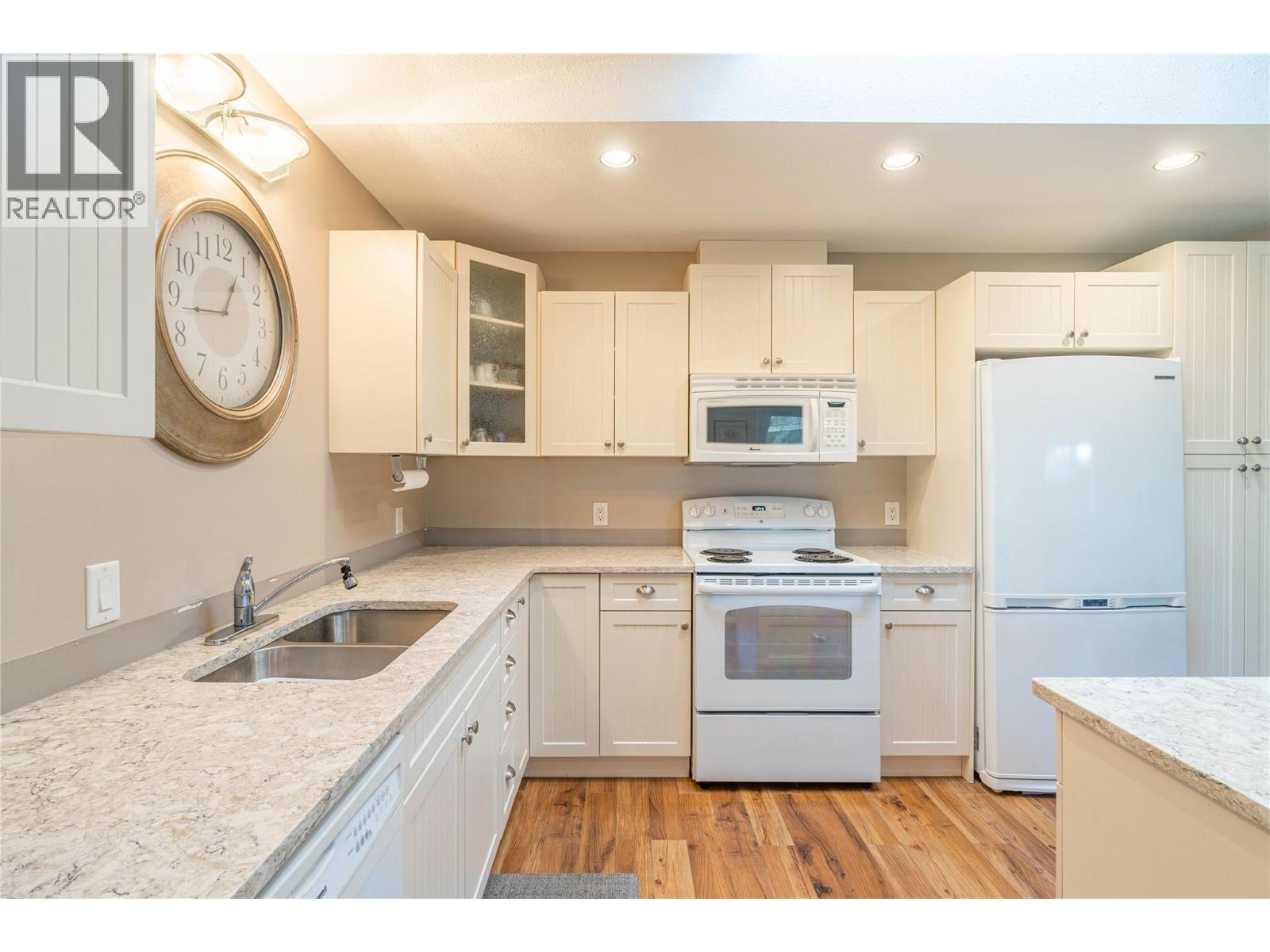 312 Arbutus Street Unit# 16, Chase