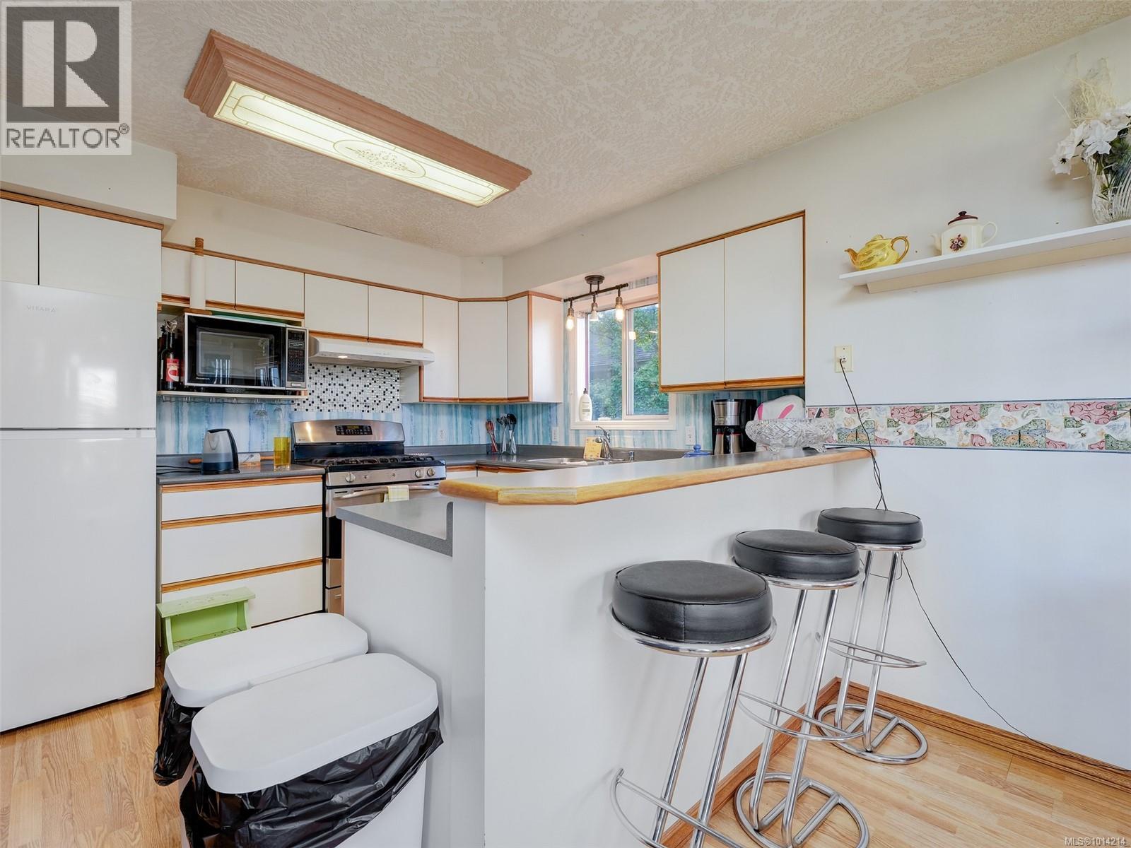  1265 Woodway Road, Esquimalt