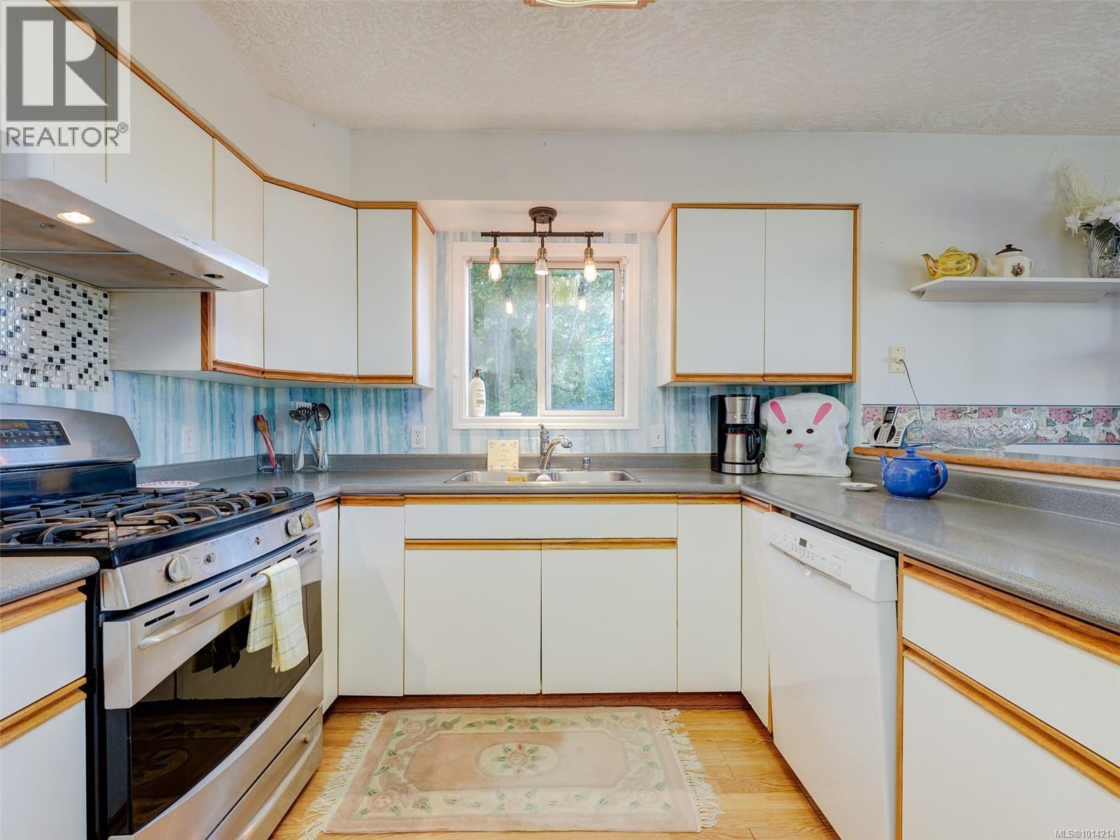  1265 Woodway Road, Esquimalt