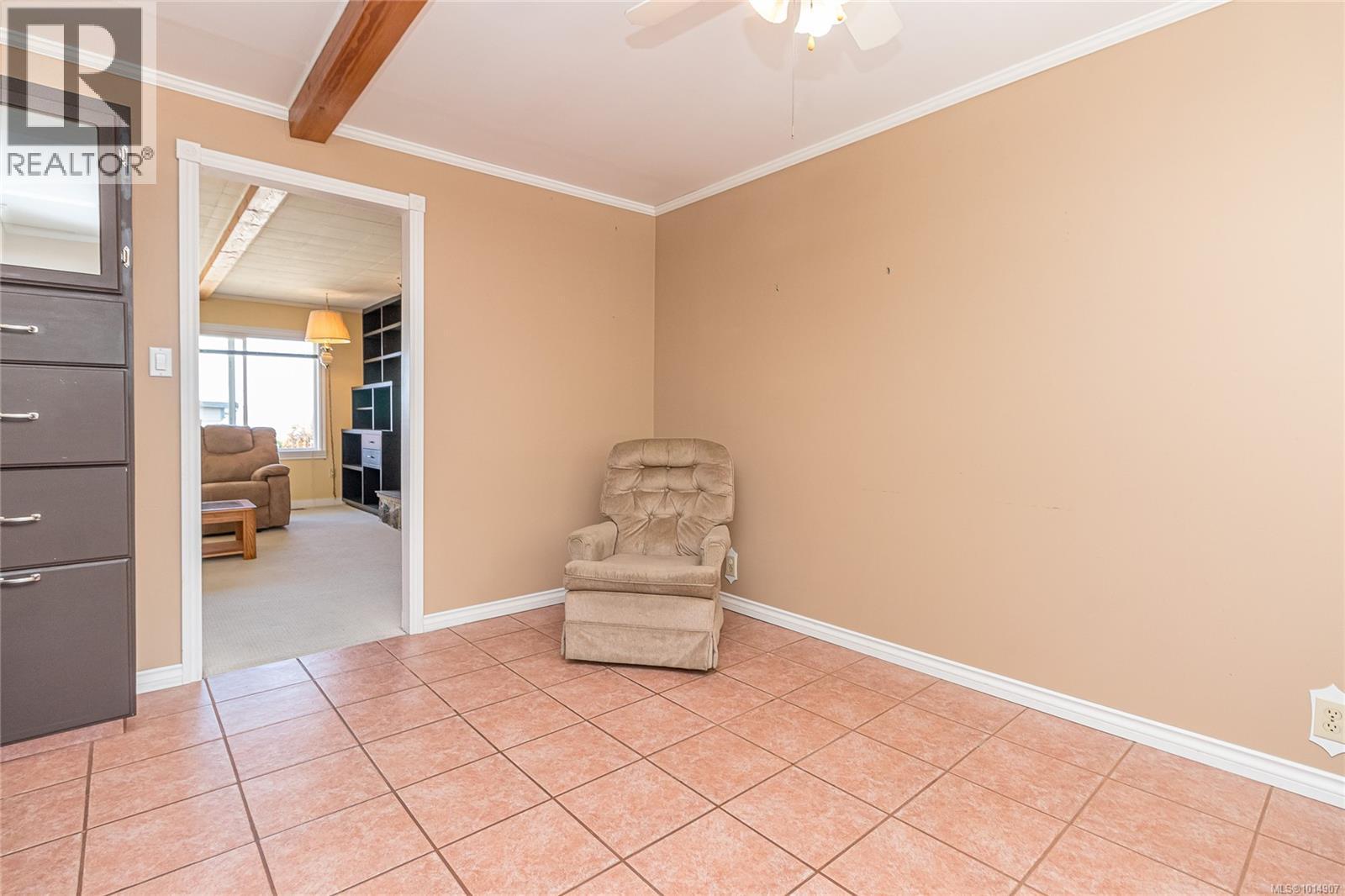 9992 Beach Dr, Chemainus
