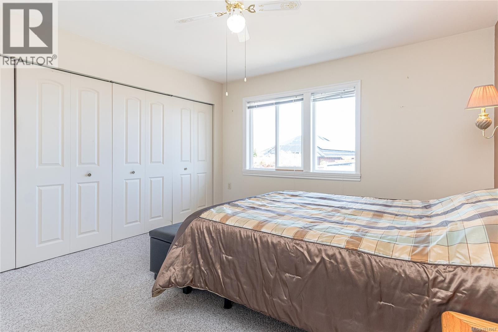 9992 Beach Dr, Chemainus