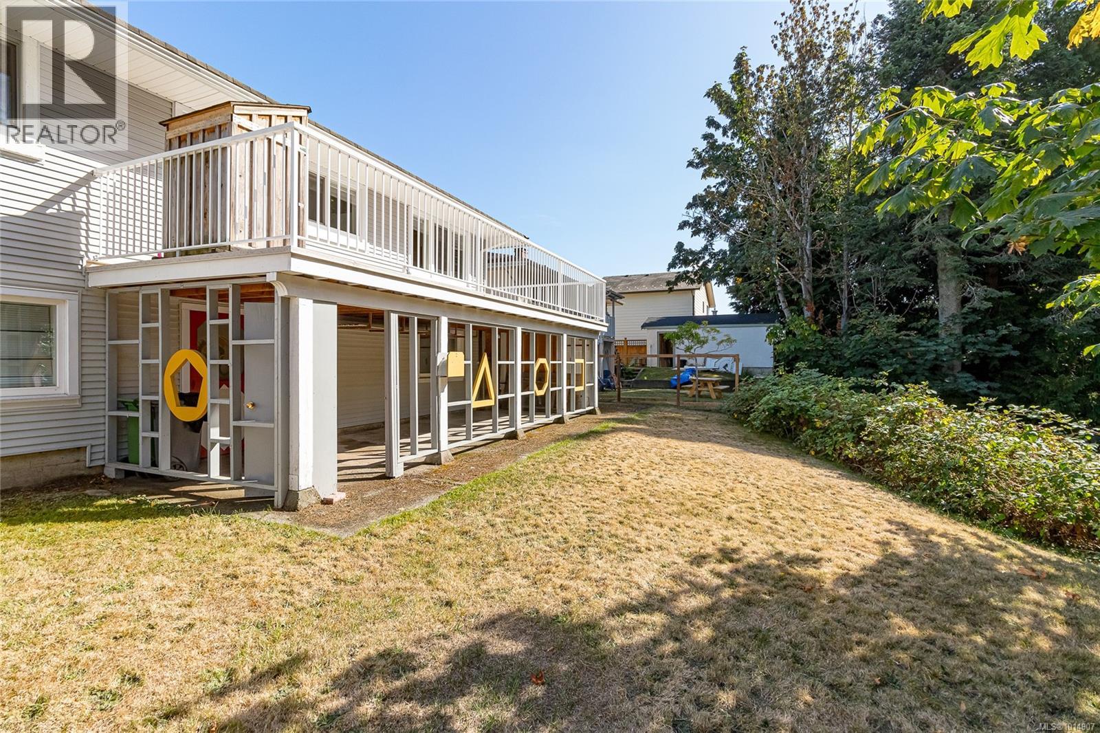 9992 Beach Dr, Chemainus