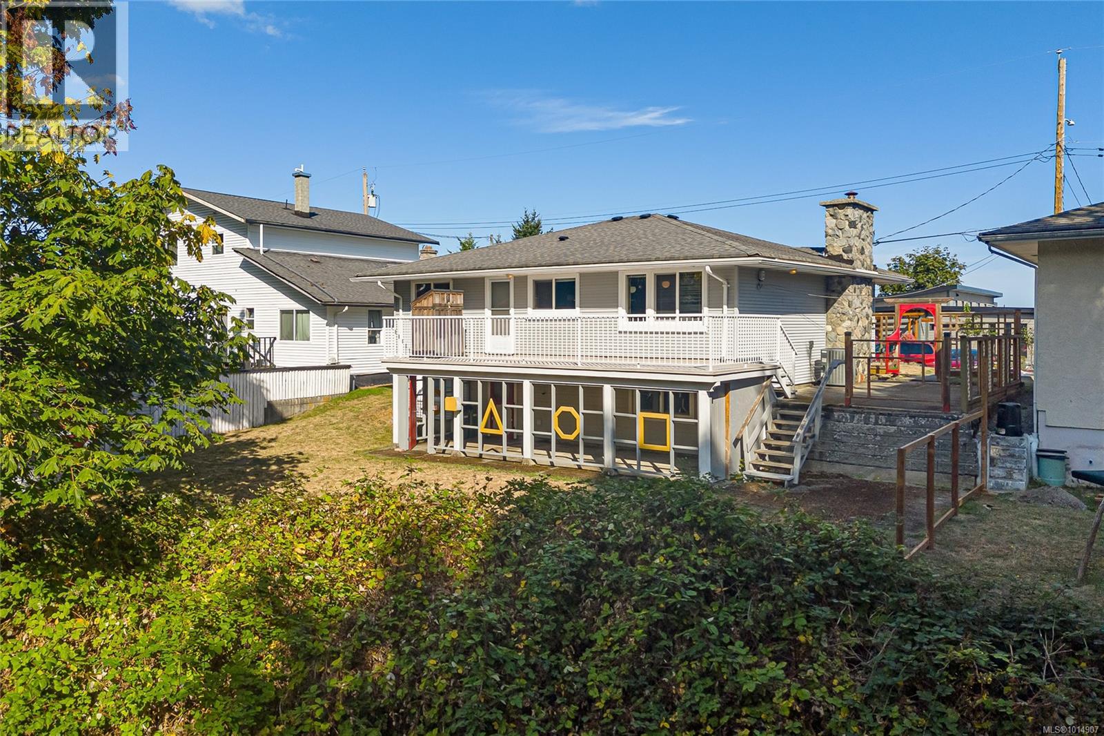 9992 Beach Dr, Chemainus