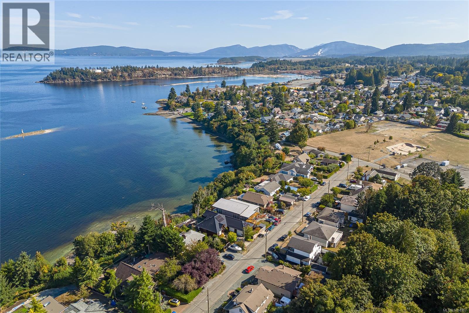 9992 Beach Dr, Chemainus