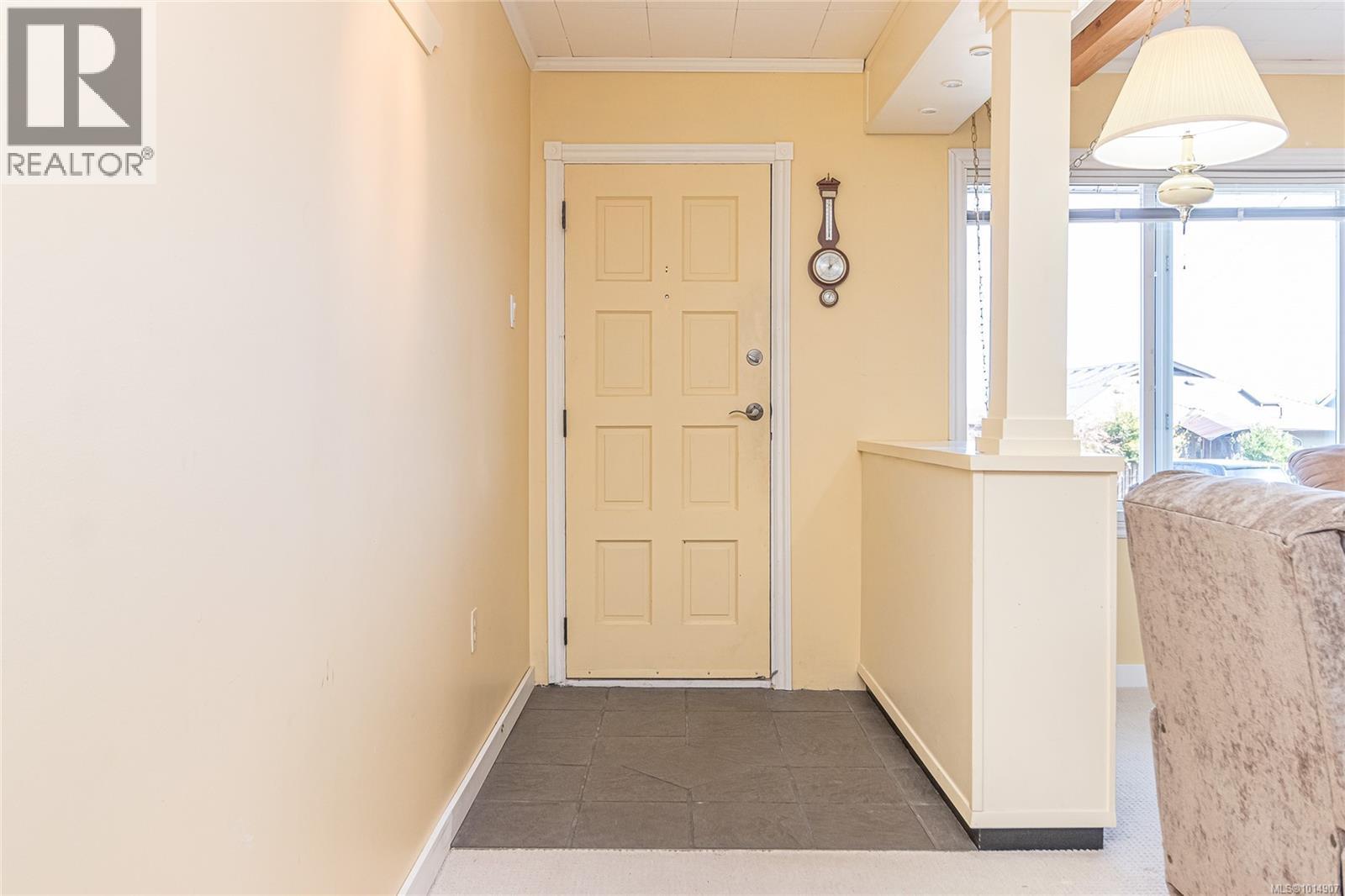 9992 Beach Dr, Chemainus