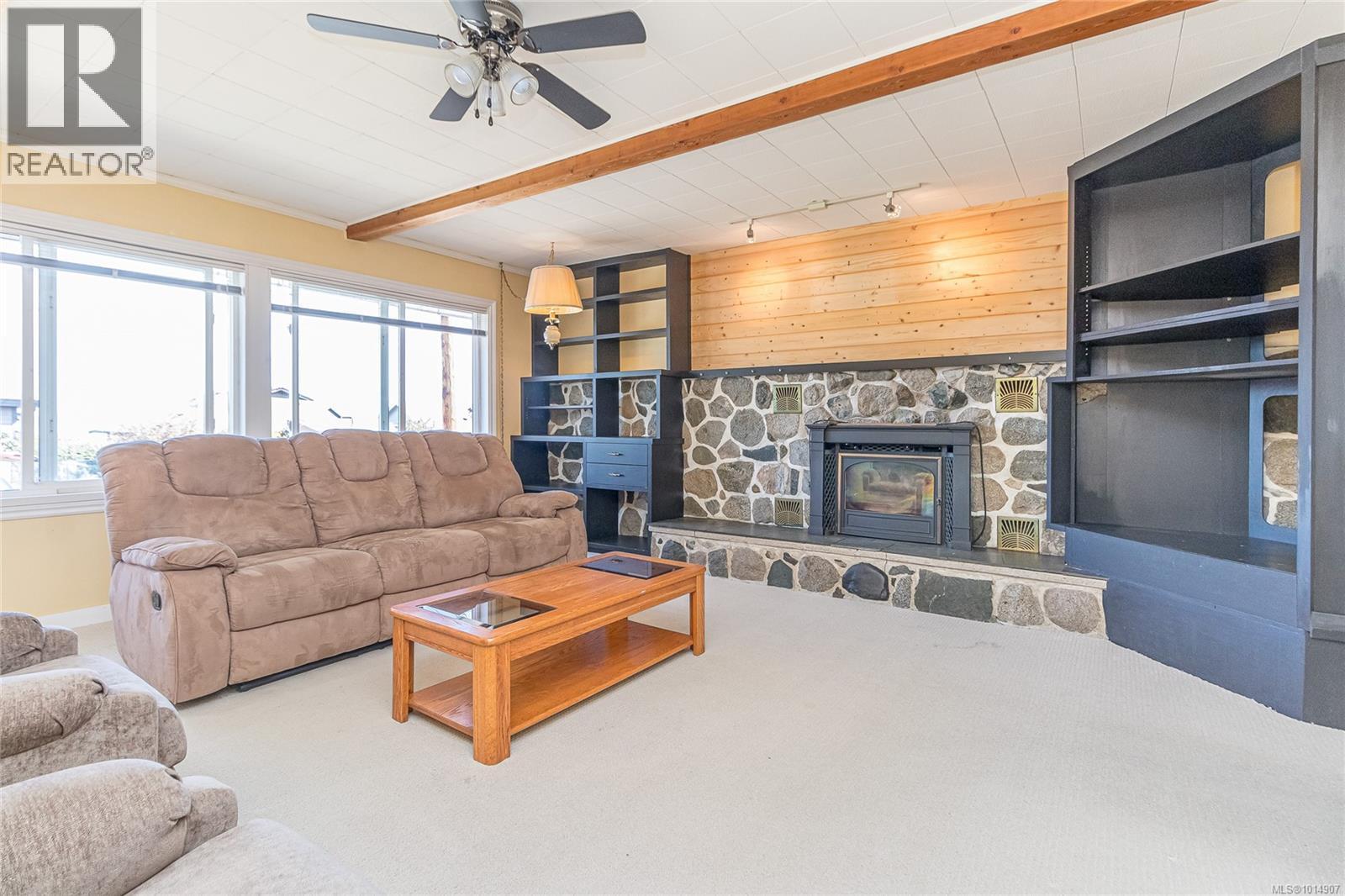 9992 Beach Dr, Chemainus