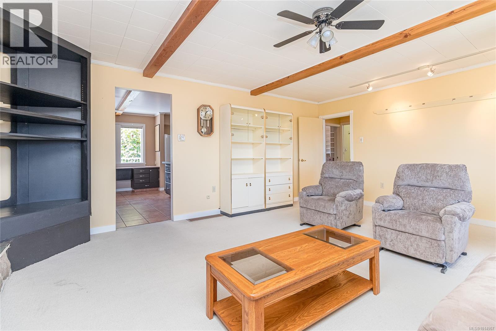 9992 Beach Dr, Chemainus