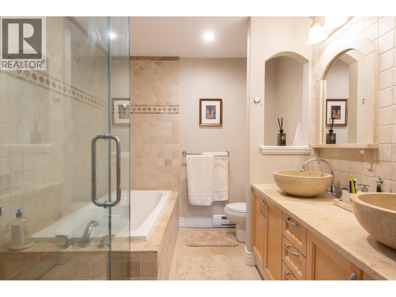 7 BEACH DRIVE, West Vancouver