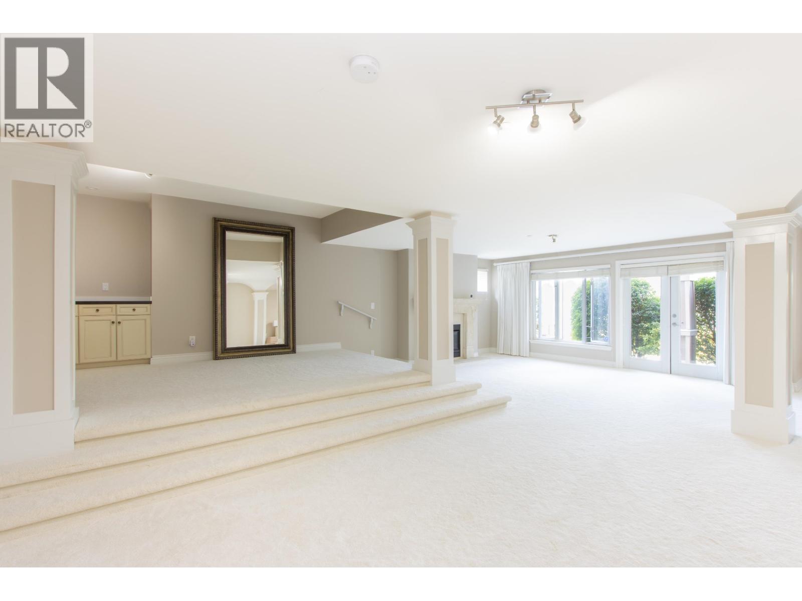 7 BEACH DRIVE, West Vancouver