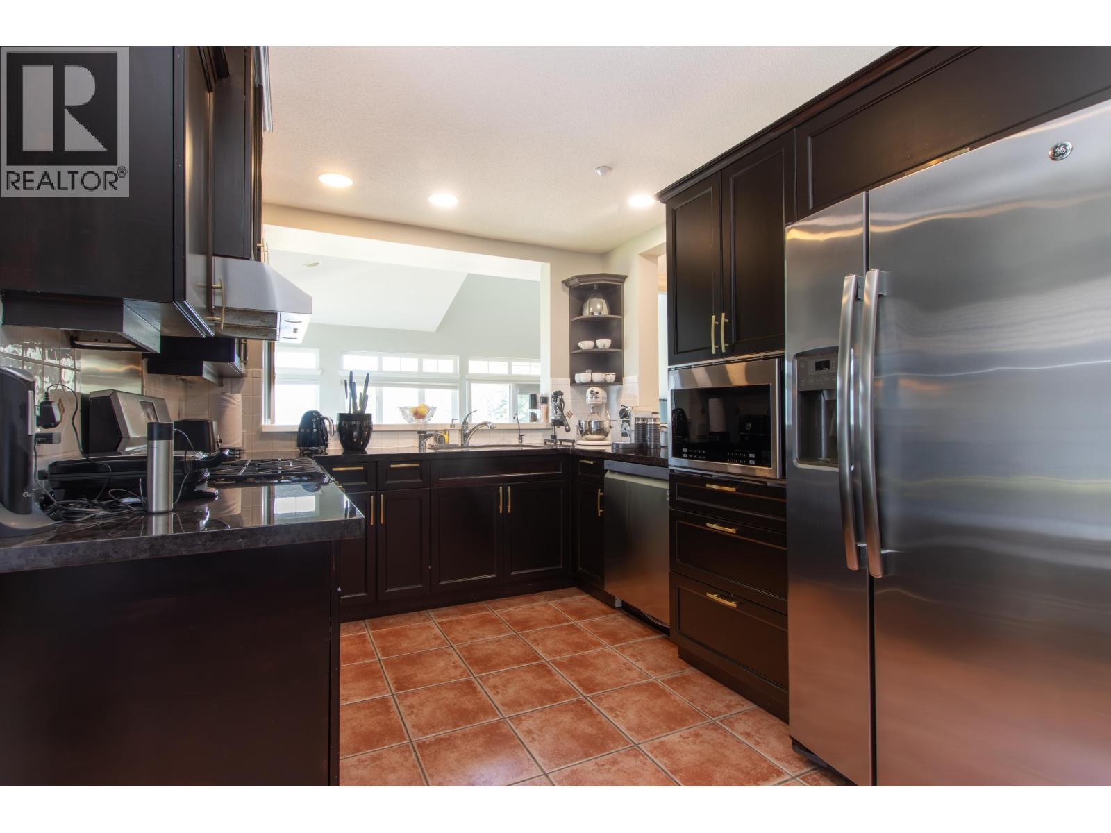 7 BEACH DRIVE, West Vancouver