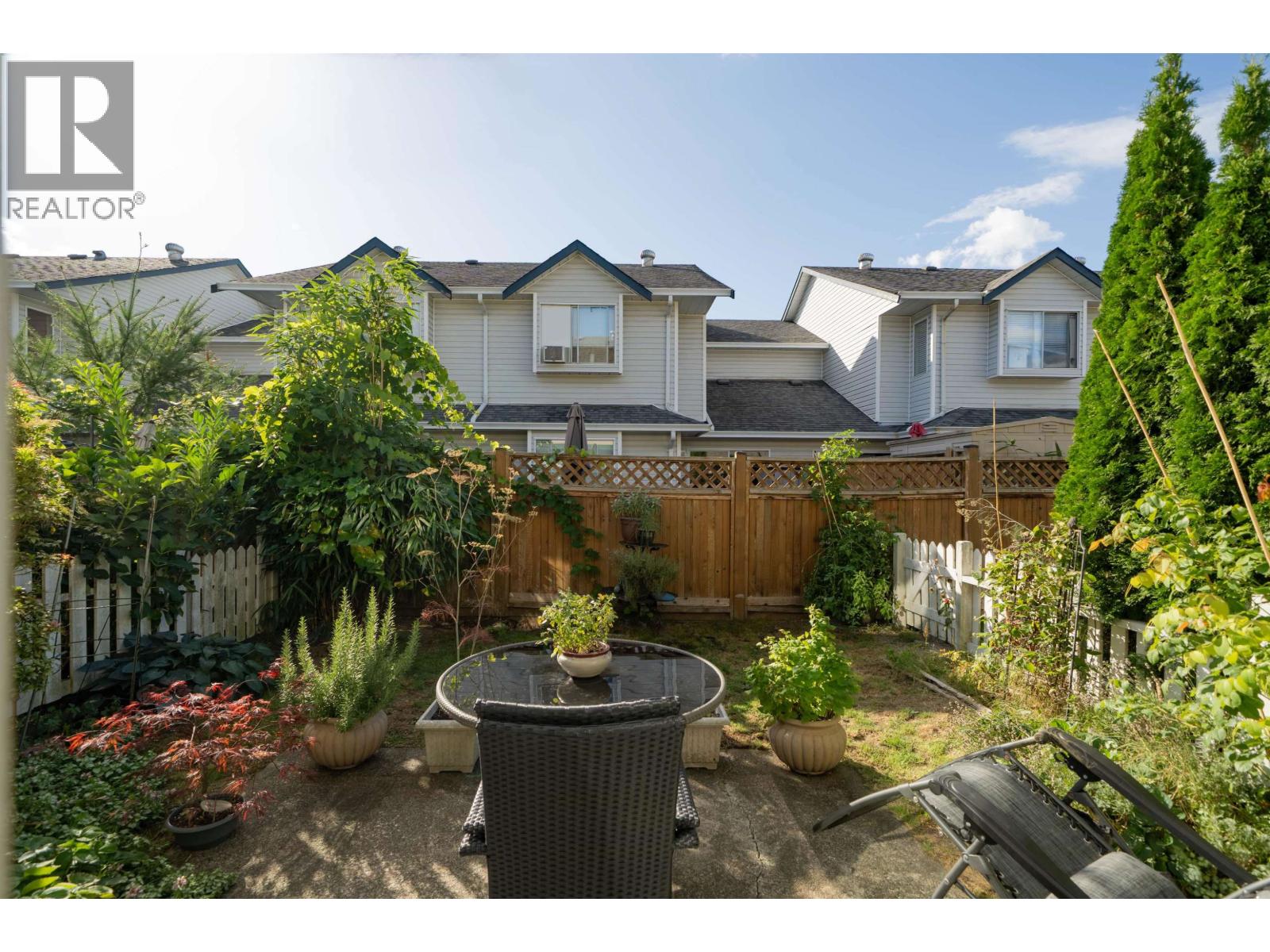 205 20675 118 AVENUE, Maple Ridge