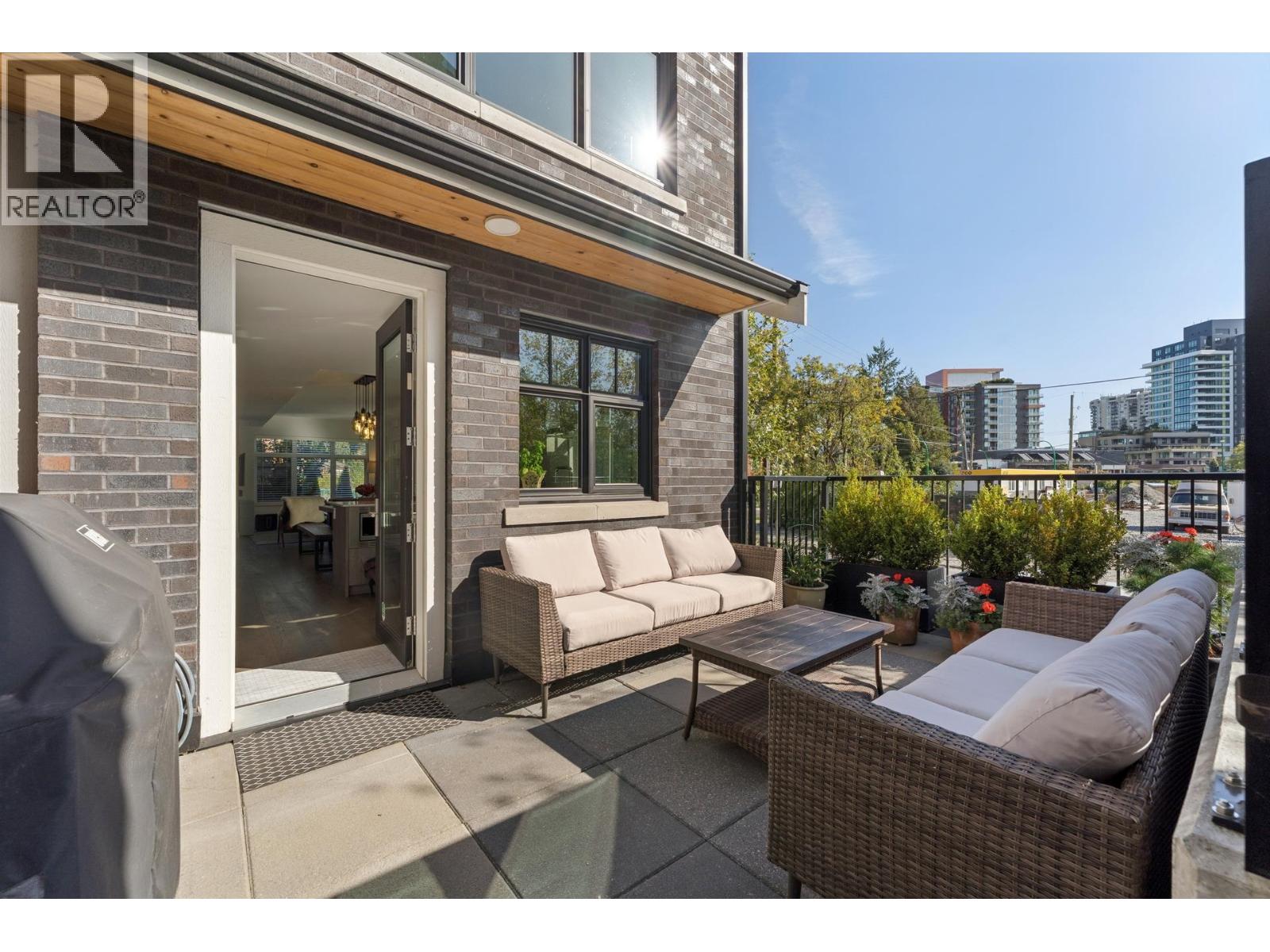 19 1960 GLENAIRE DRIVE, North Vancouver