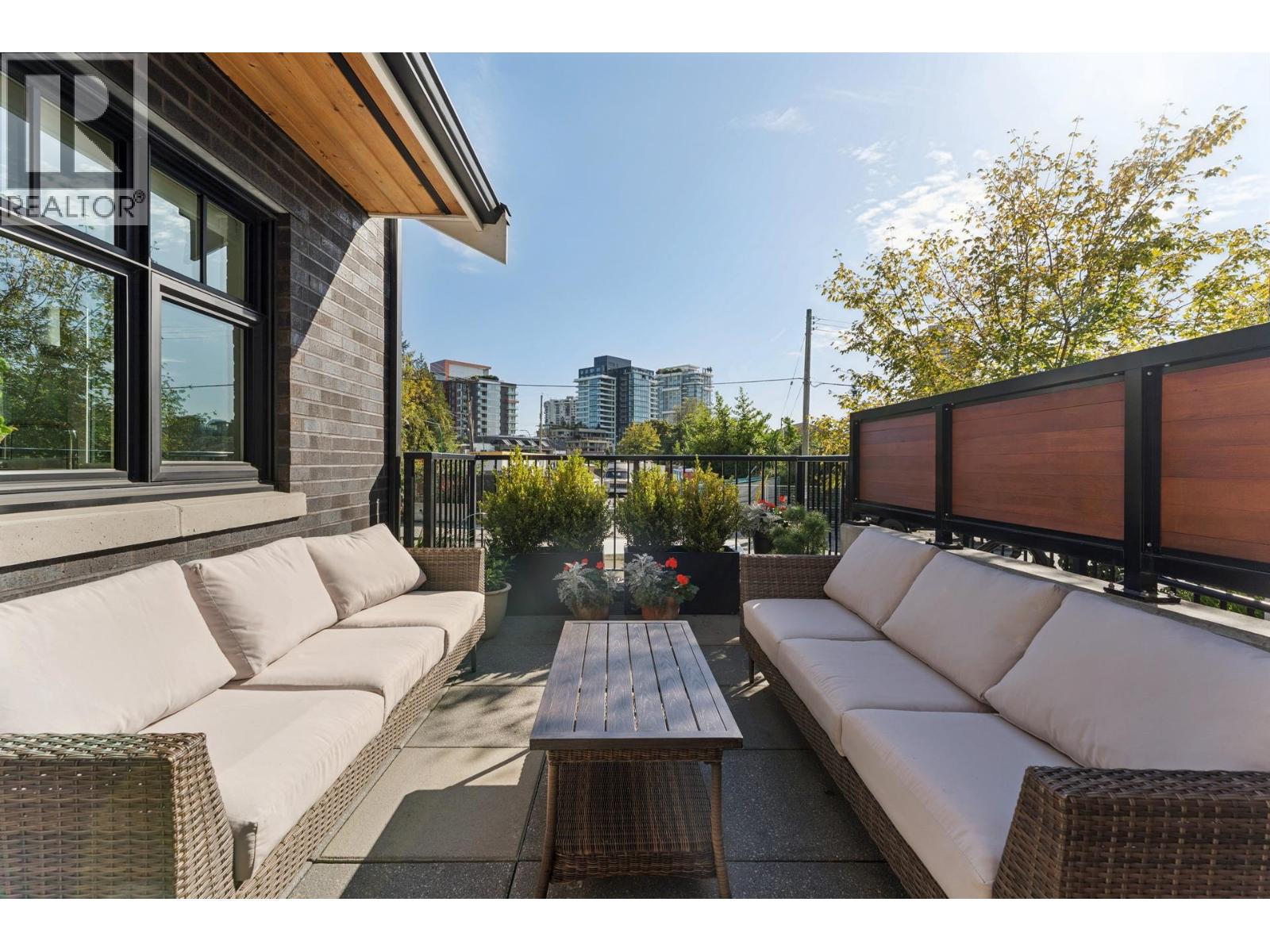 19 1960 GLENAIRE DRIVE, North Vancouver