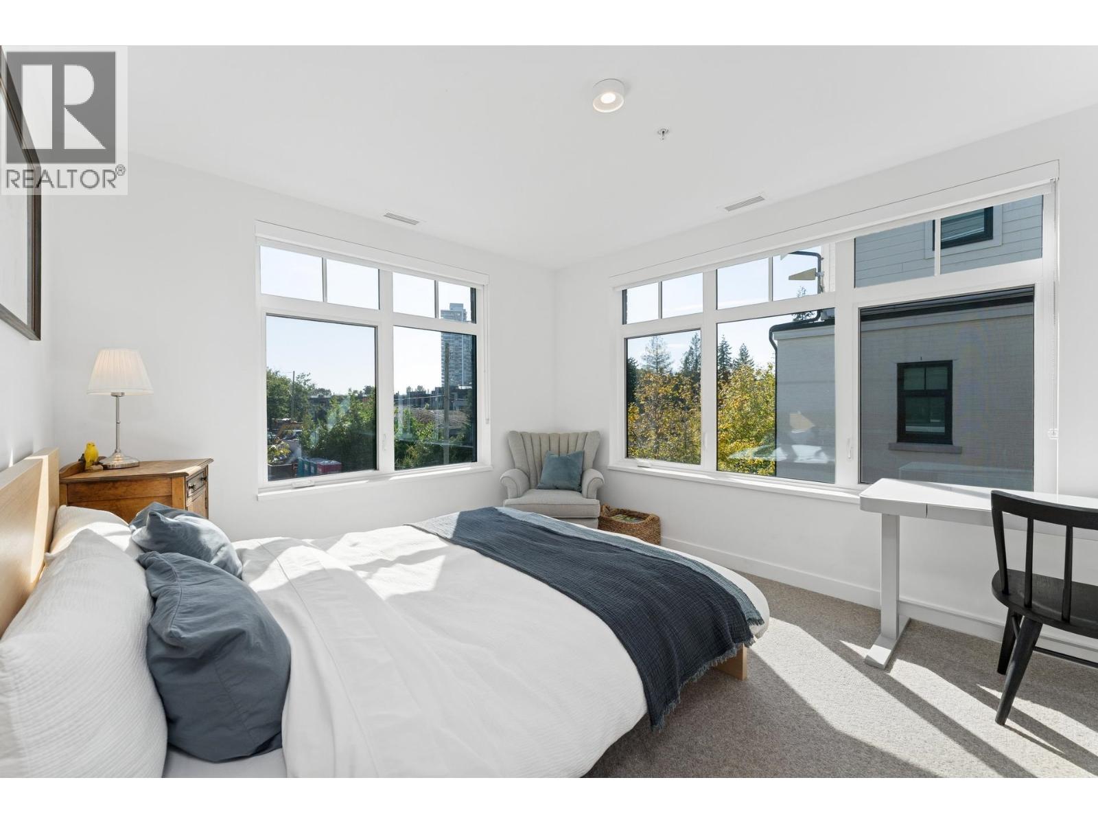 19 1960 GLENAIRE DRIVE, North Vancouver