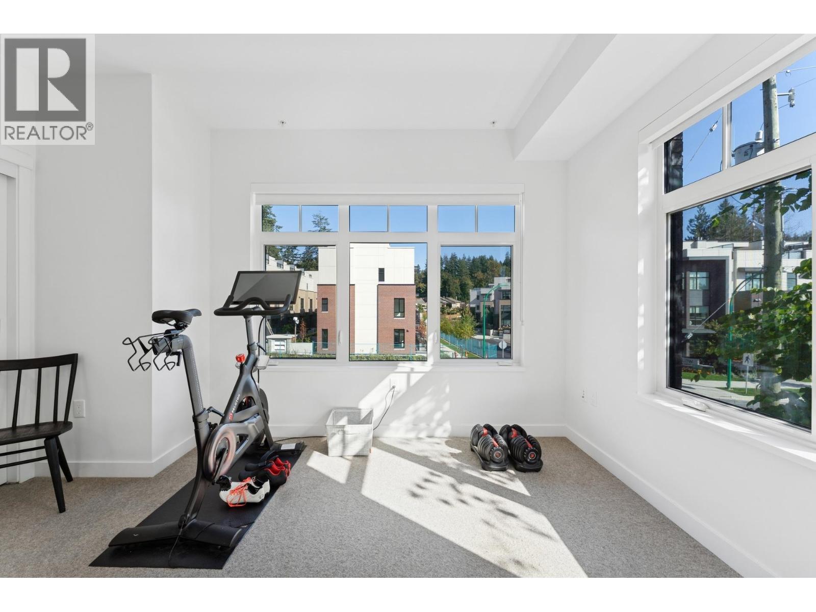 19 1960 GLENAIRE DRIVE, North Vancouver