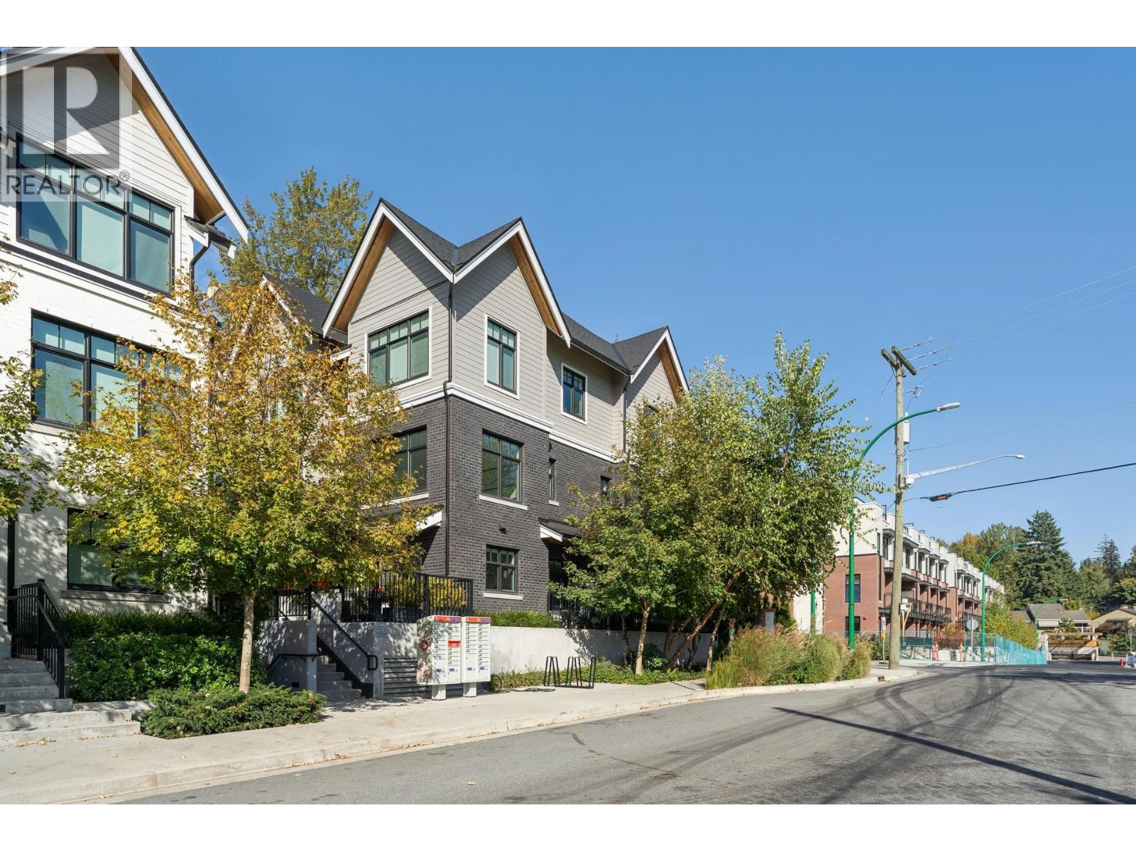19 1960 GLENAIRE DRIVE, North Vancouver