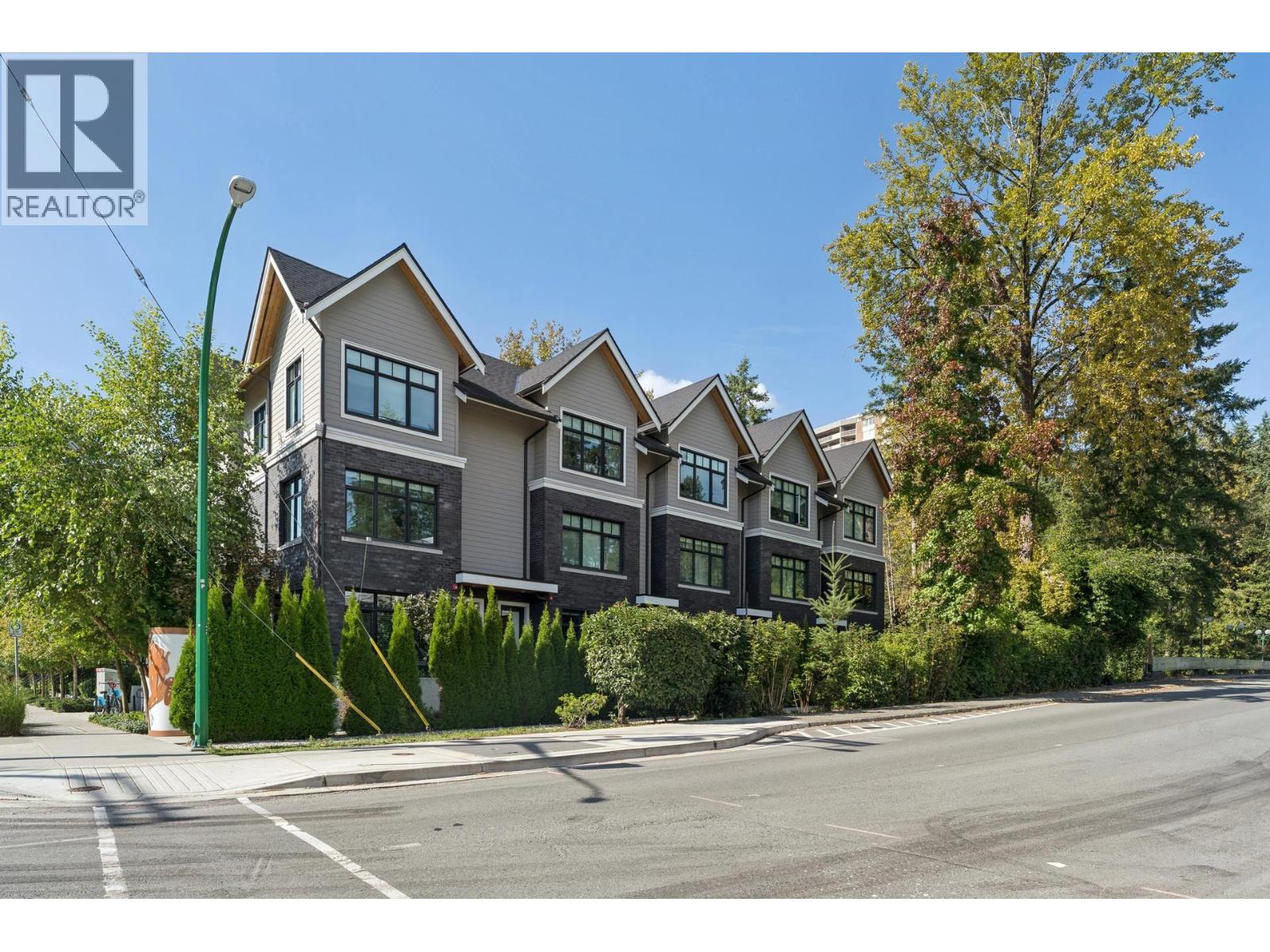 19 1960 GLENAIRE DRIVE, North Vancouver