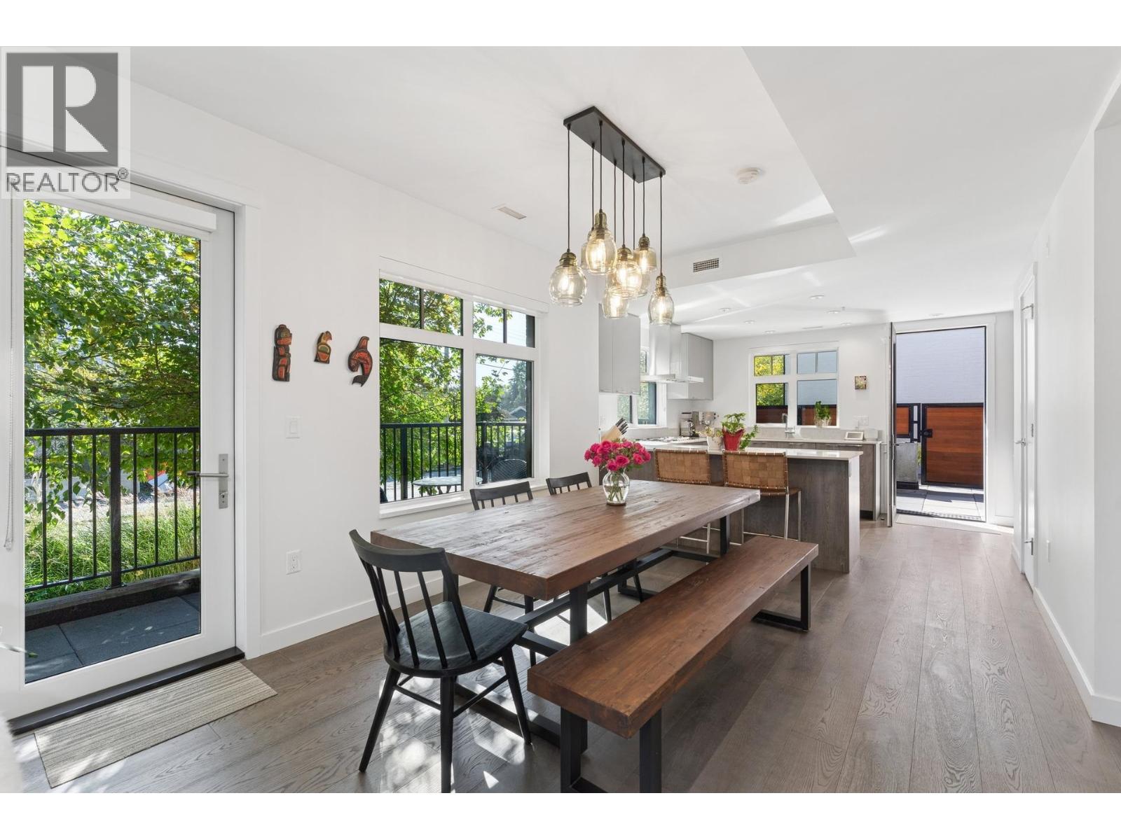 19 1960 GLENAIRE DRIVE, North Vancouver