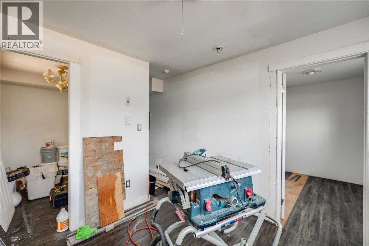  2100 Crestview Crescent, Castlegar