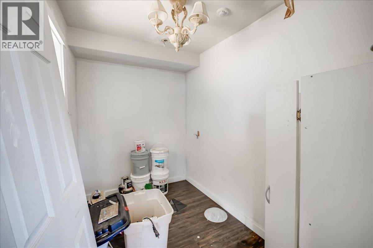  2100 Crestview Crescent, Castlegar