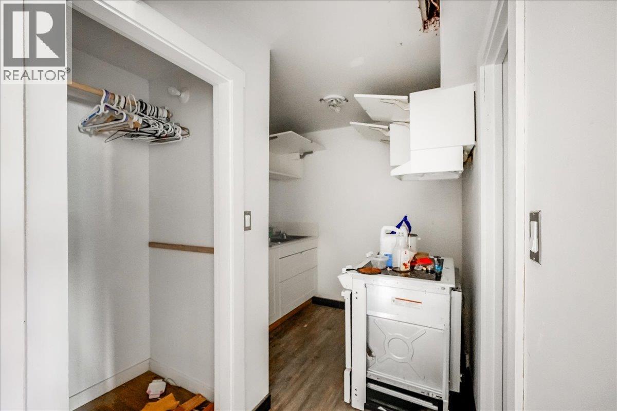  2100 Crestview Crescent, Castlegar