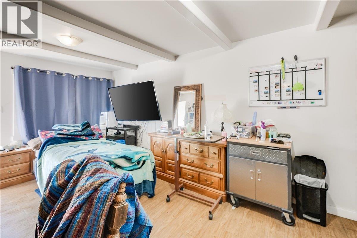  2100 Crestview Crescent, Castlegar