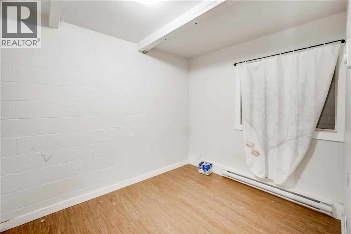  2100 Crestview Crescent, Castlegar