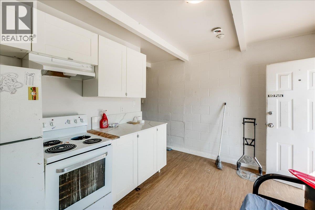  2100 Crestview Crescent, Castlegar