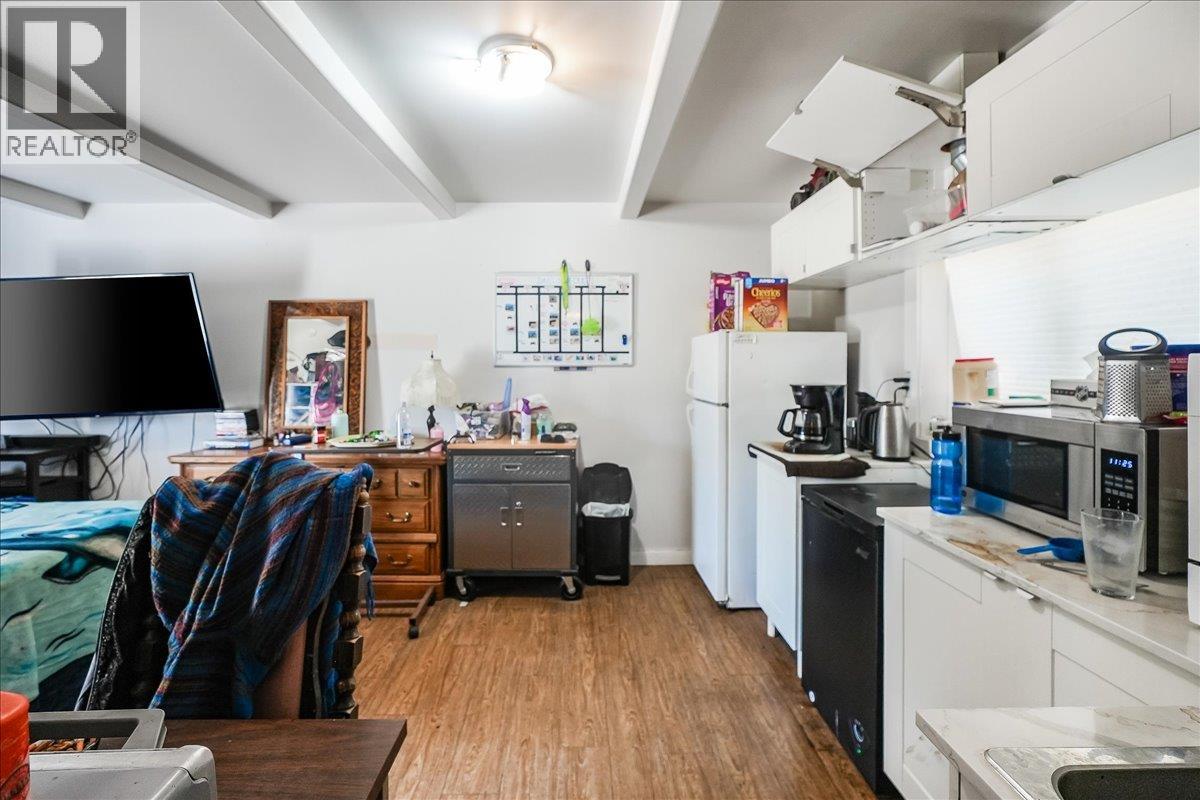 2100 Crestview Crescent - 64