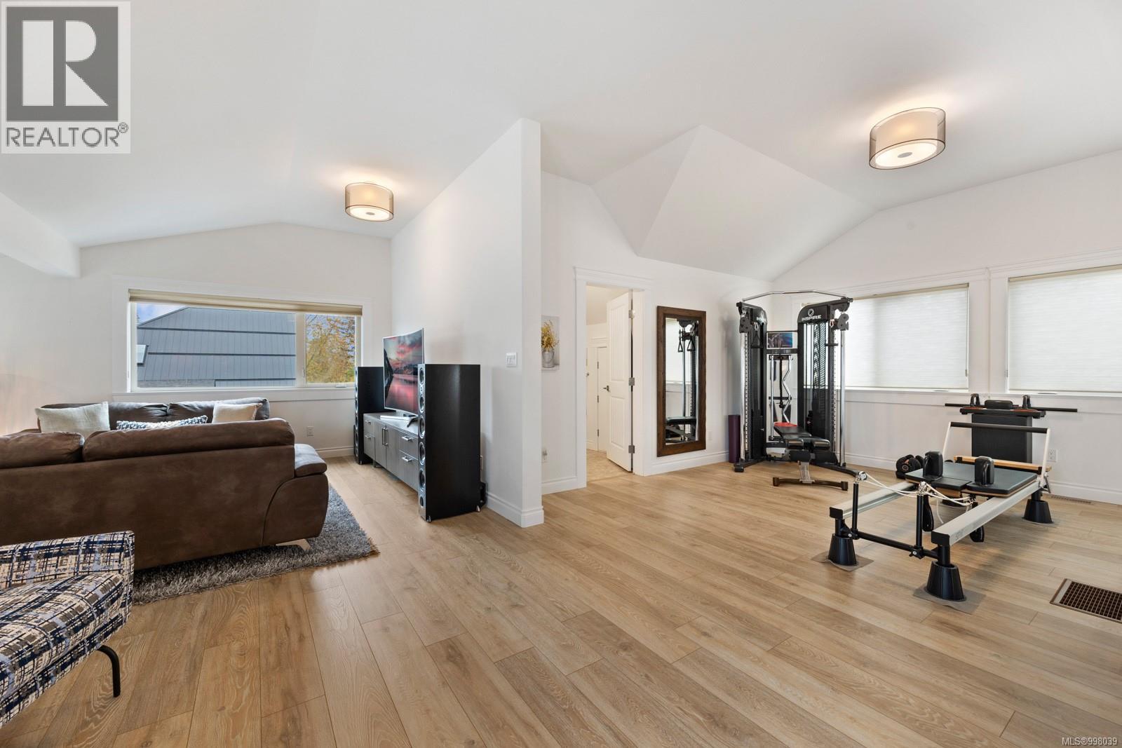 1940 19th Ave - 25