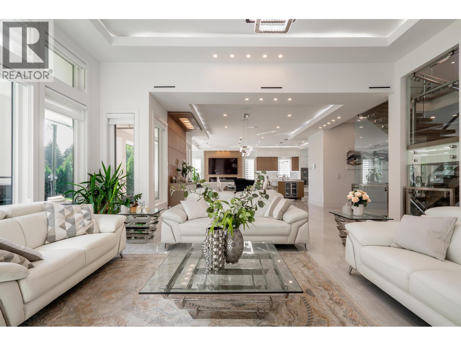 929 CANYON BOULEVARD, North Vancouver