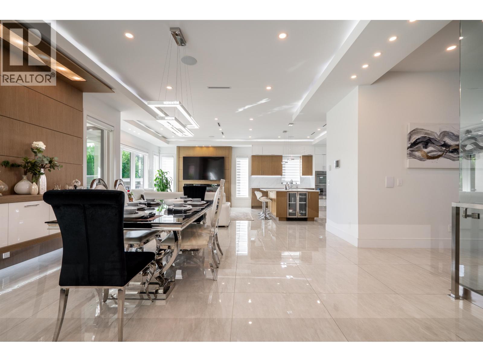 929 CANYON BOULEVARD, North Vancouver