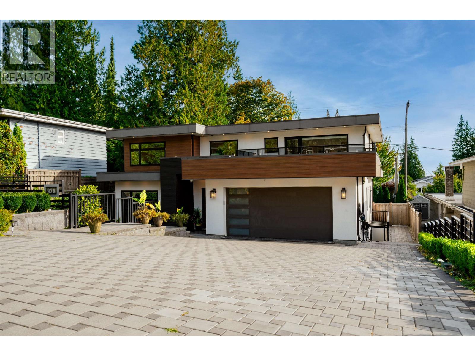 929 CANYON BOULEVARD, North Vancouver
