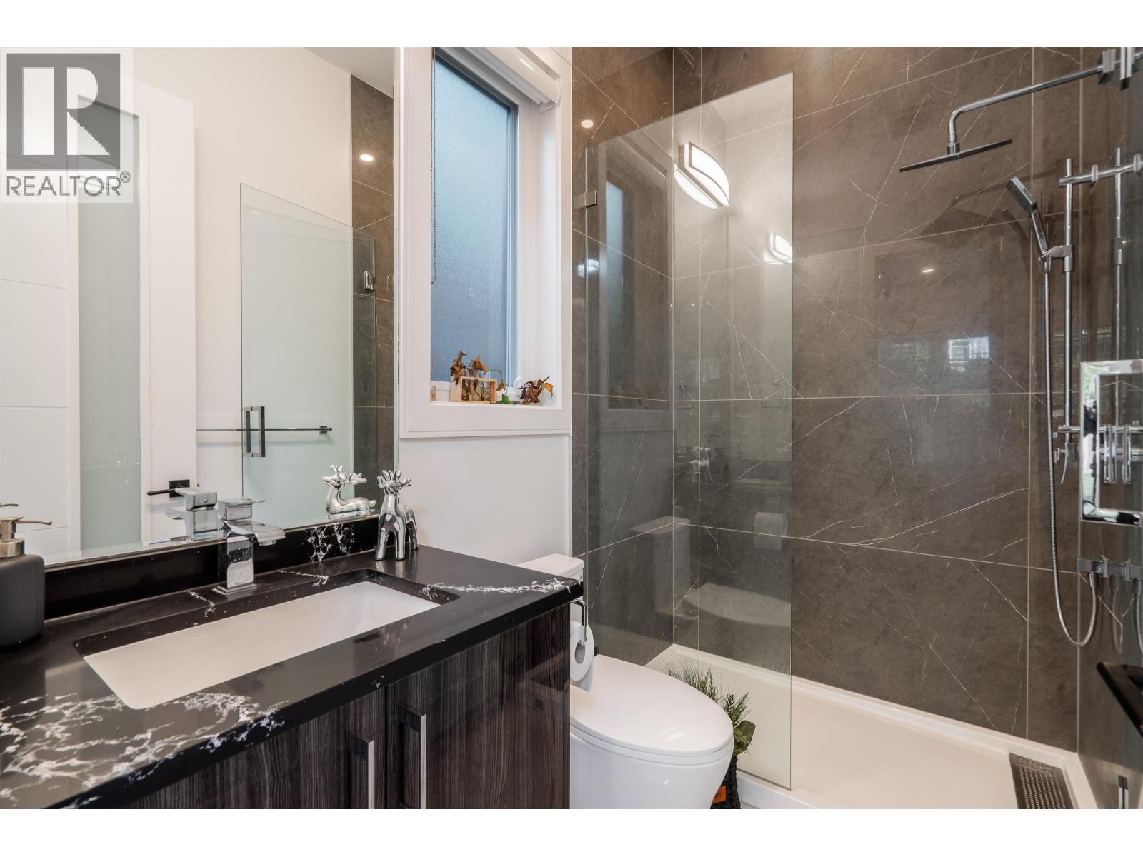 929 CANYON BOULEVARD, North Vancouver