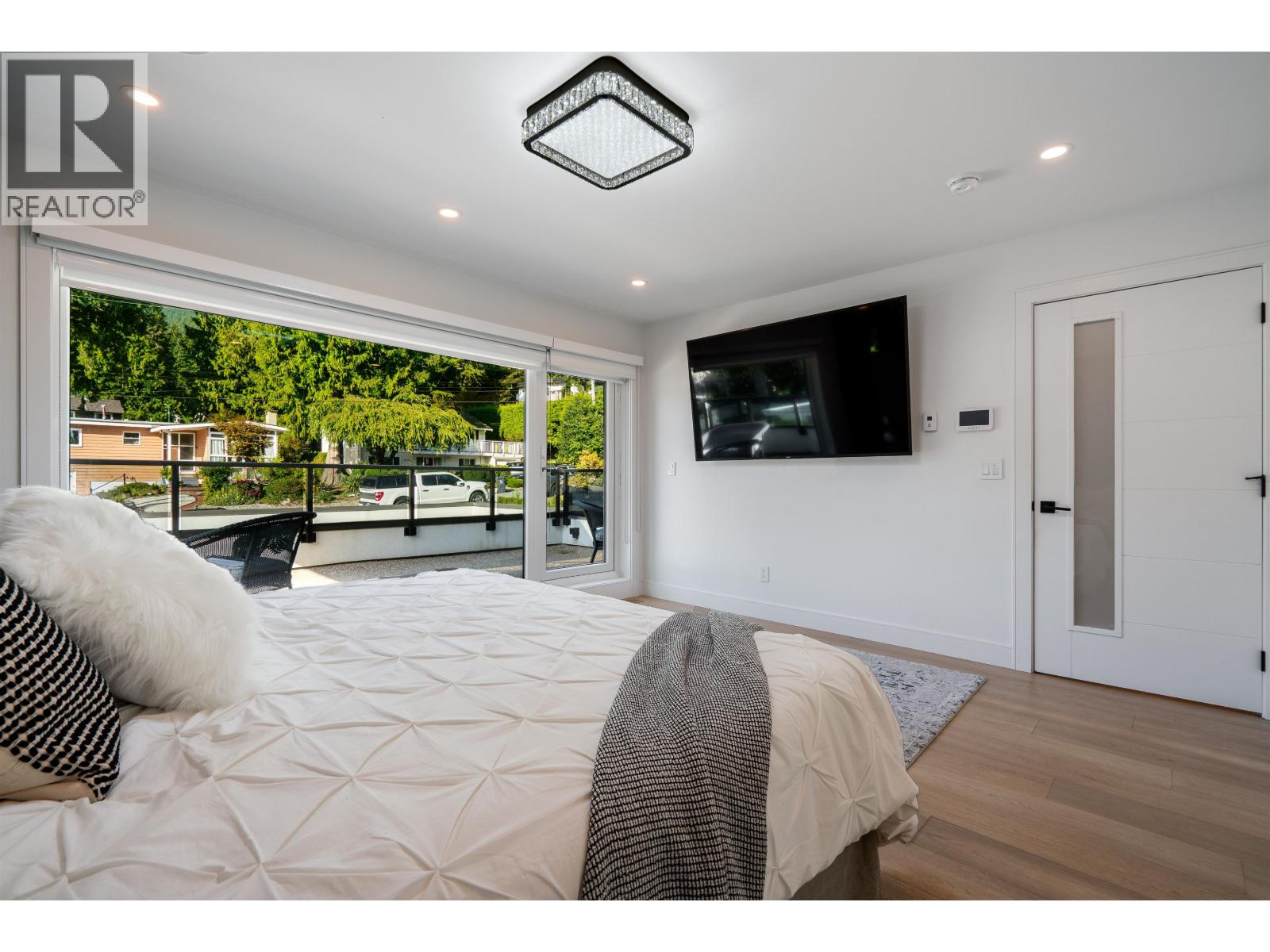 929 CANYON BOULEVARD, North Vancouver