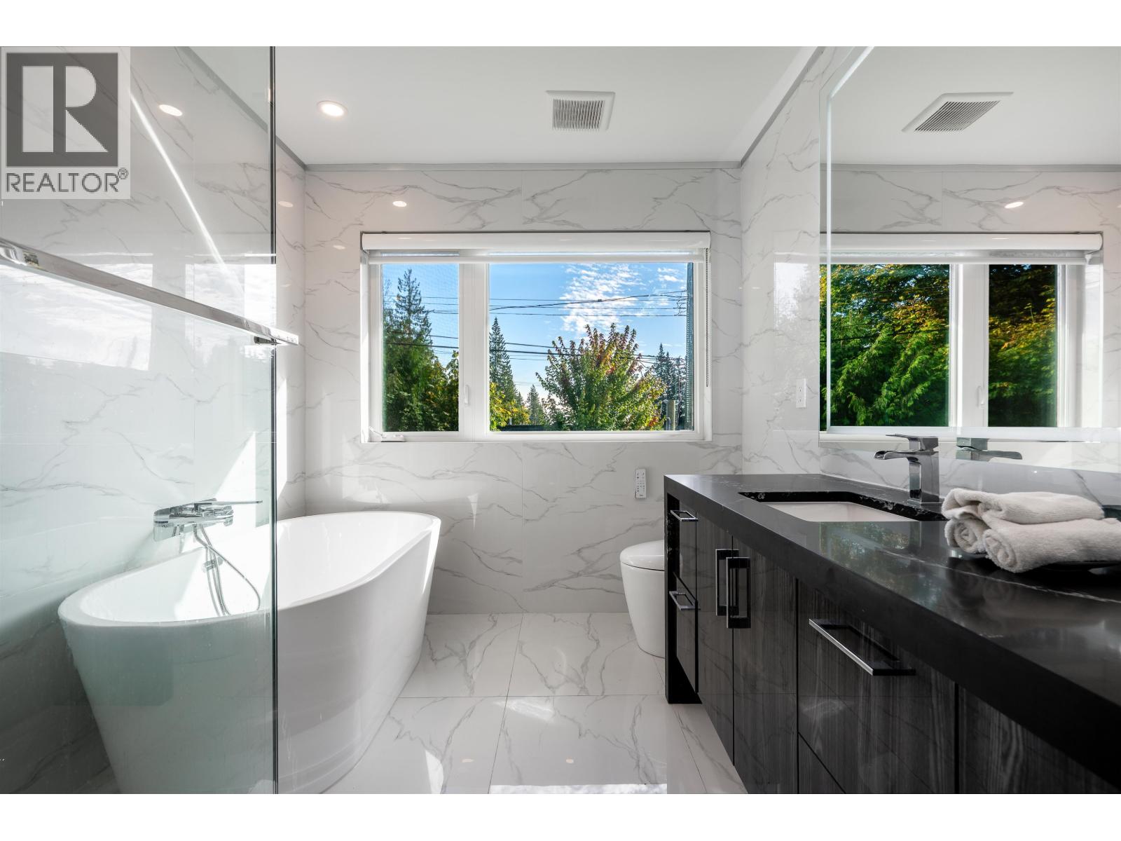 929 CANYON BOULEVARD, North Vancouver