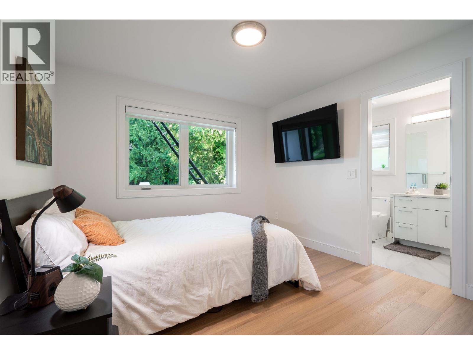 929 CANYON BOULEVARD, North Vancouver