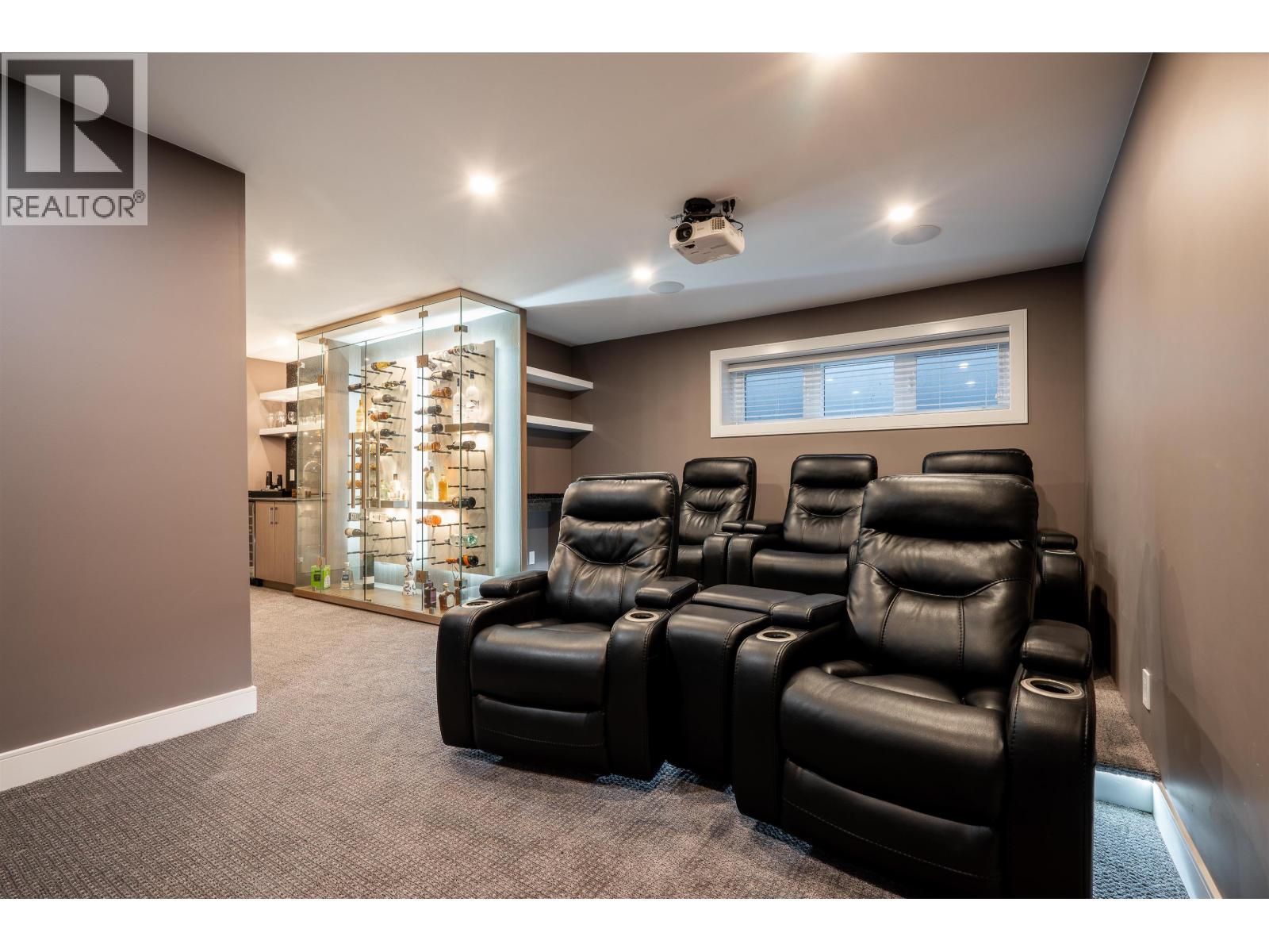 929 CANYON BOULEVARD, North Vancouver