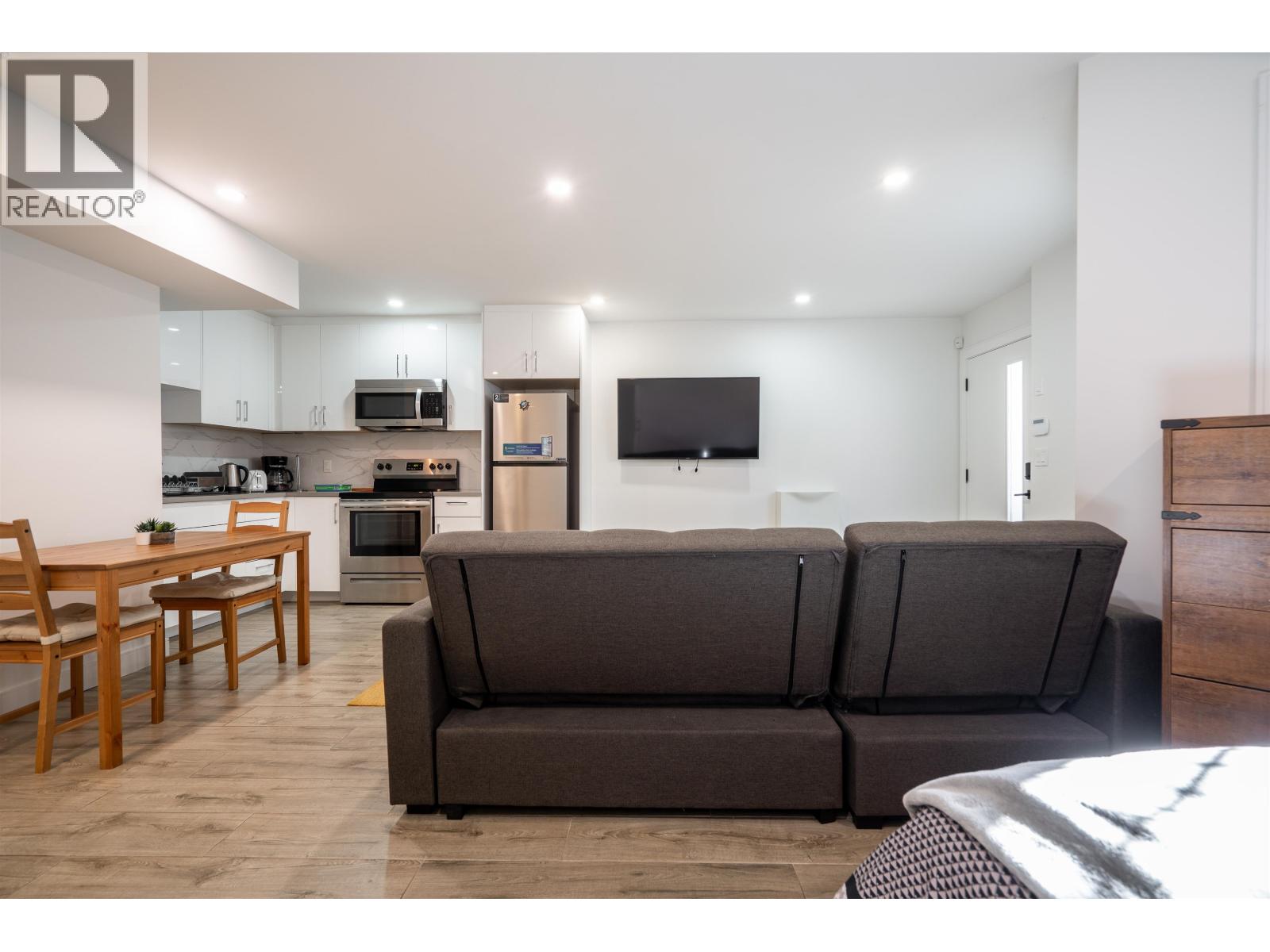 929 CANYON BOULEVARD, North Vancouver