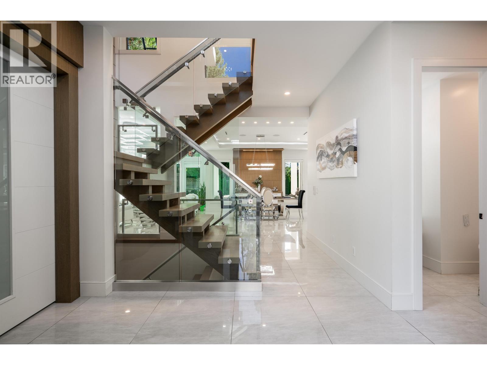 929 CANYON BOULEVARD, North Vancouver