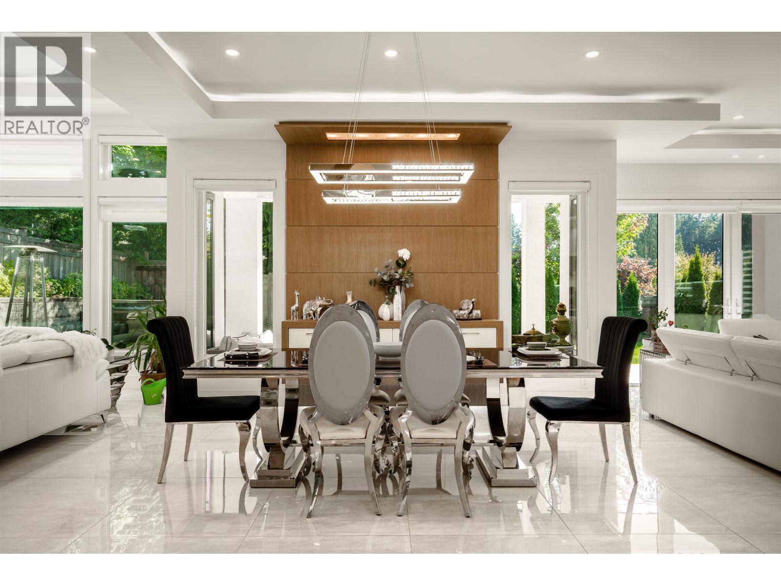 929 CANYON BOULEVARD, North Vancouver