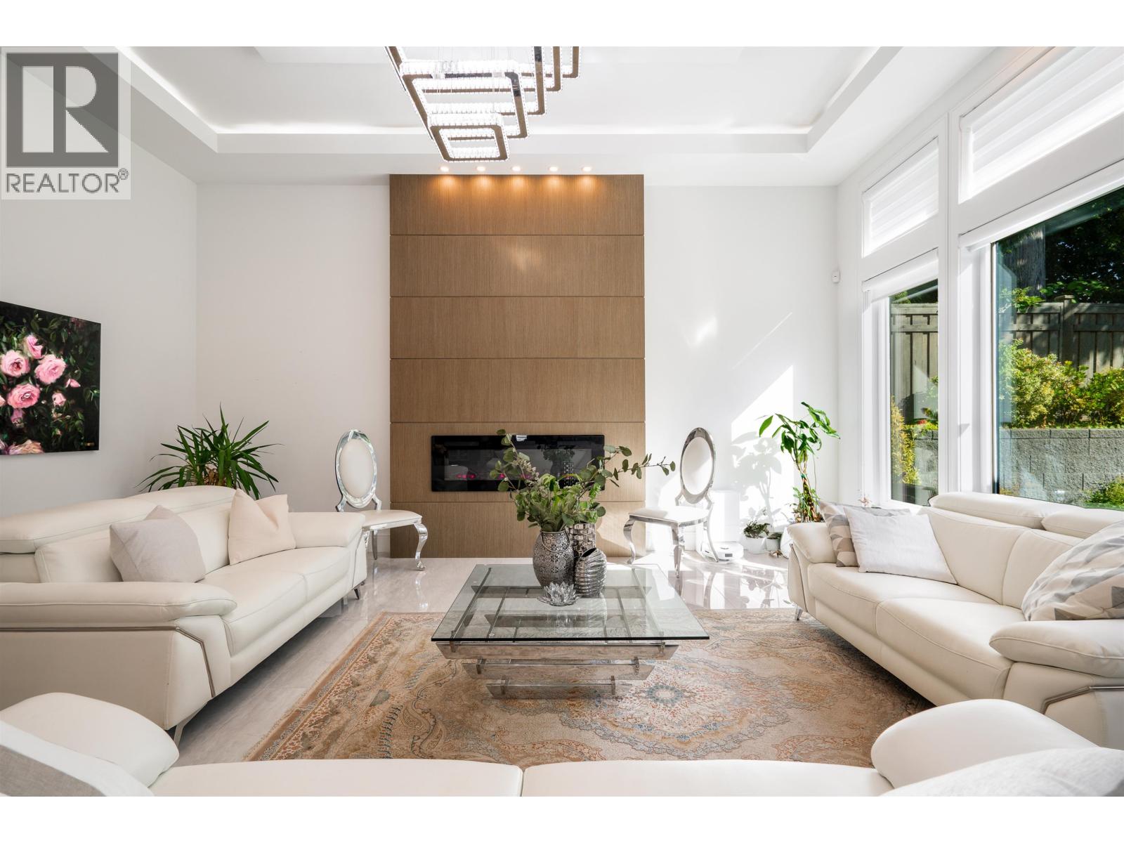 929 CANYON BOULEVARD, North Vancouver