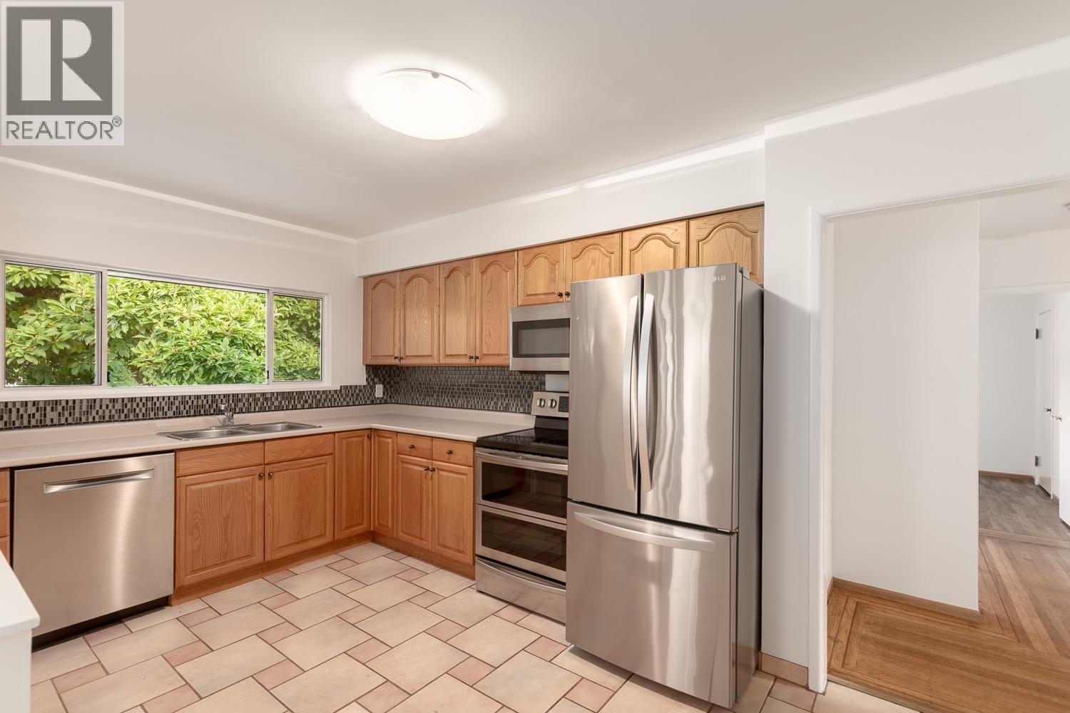 113 EIGHTH AVENUE, New Westminster