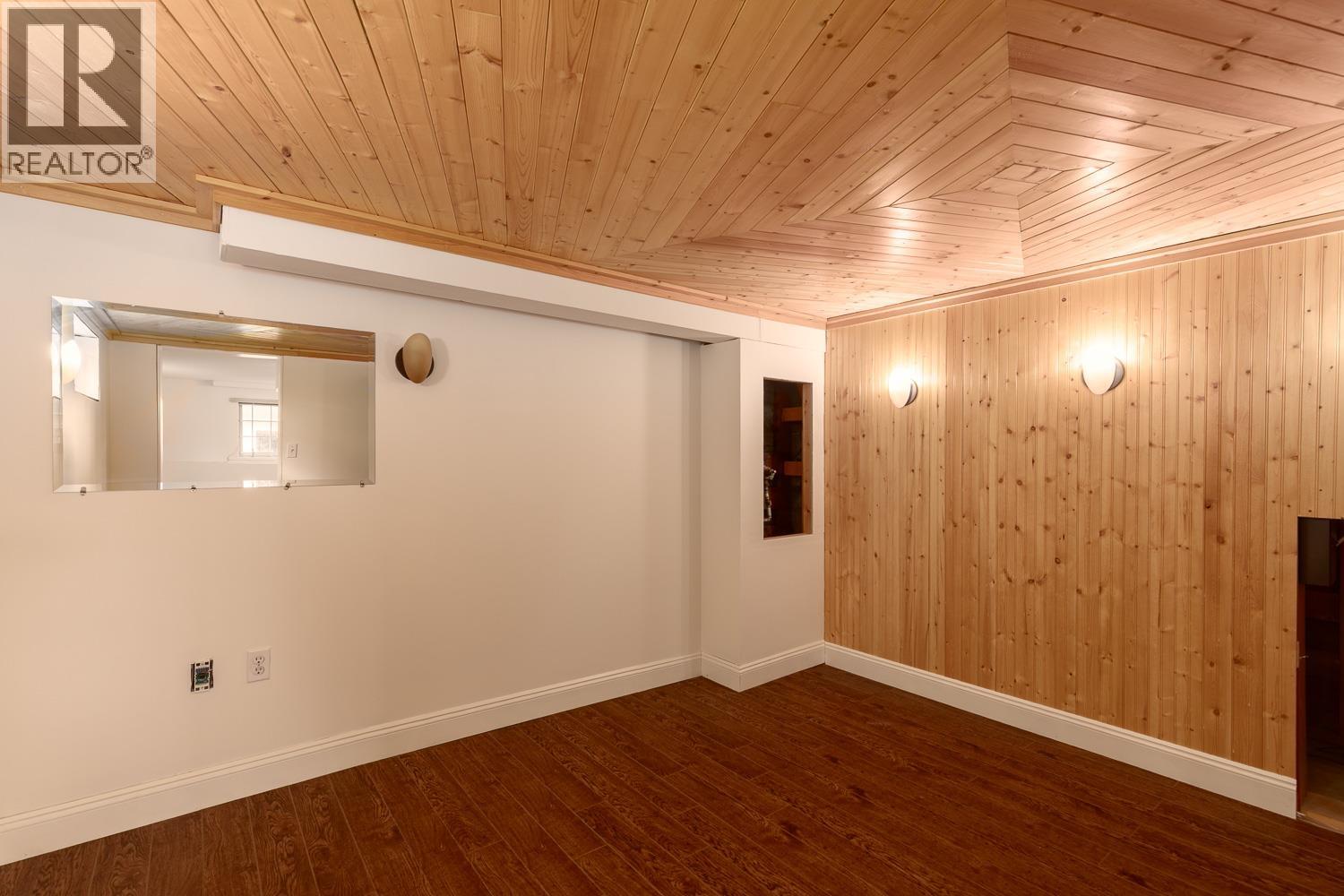 113 EIGHTH AVENUE, New Westminster