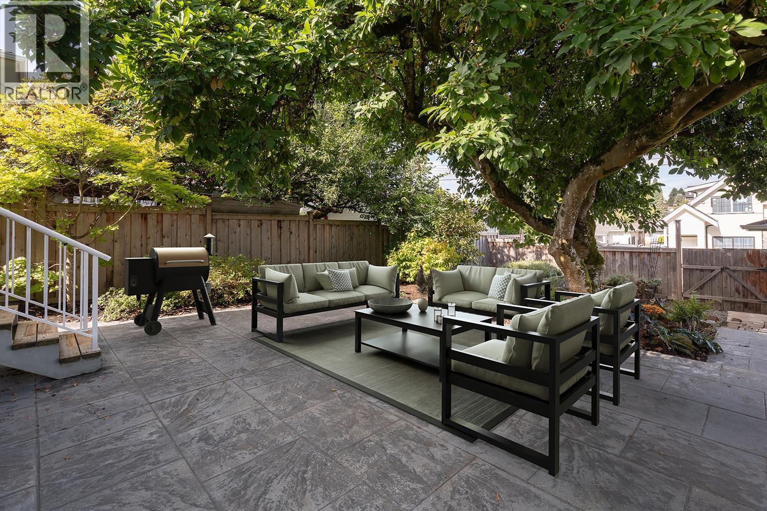 113 EIGHTH AVENUE, New Westminster